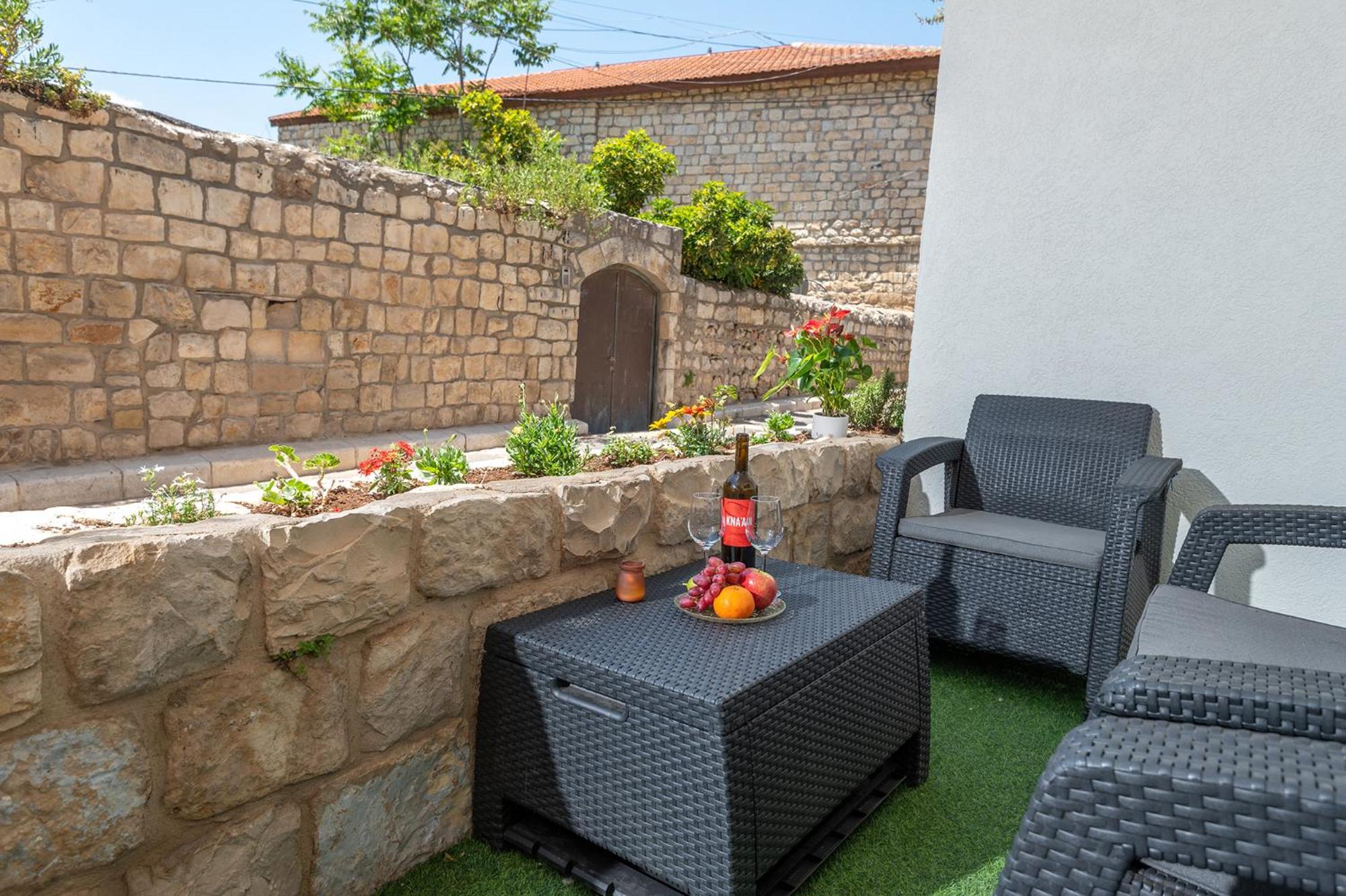 Family Villa - Prime Location Old City view 2