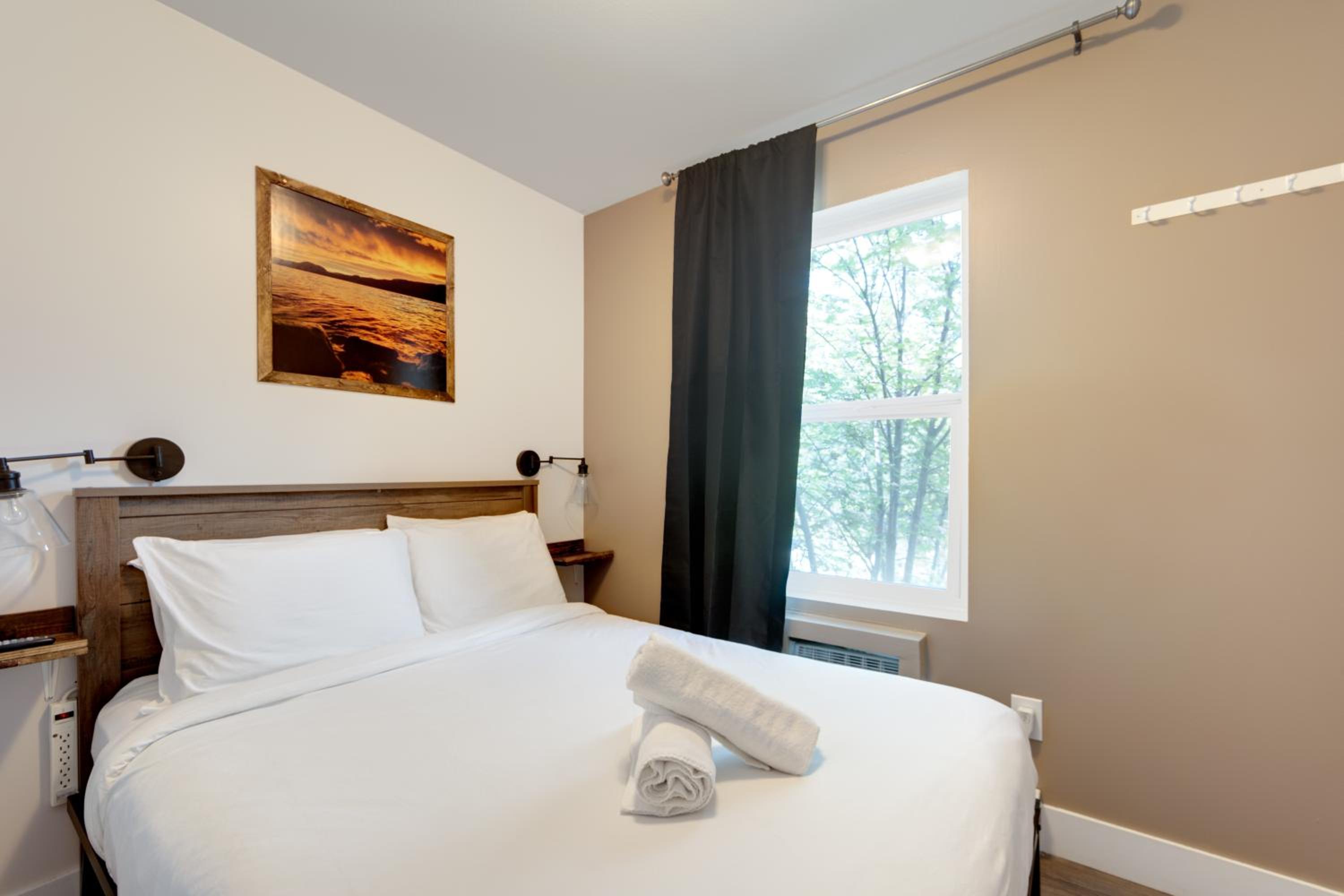 HI Kelowna Hostel