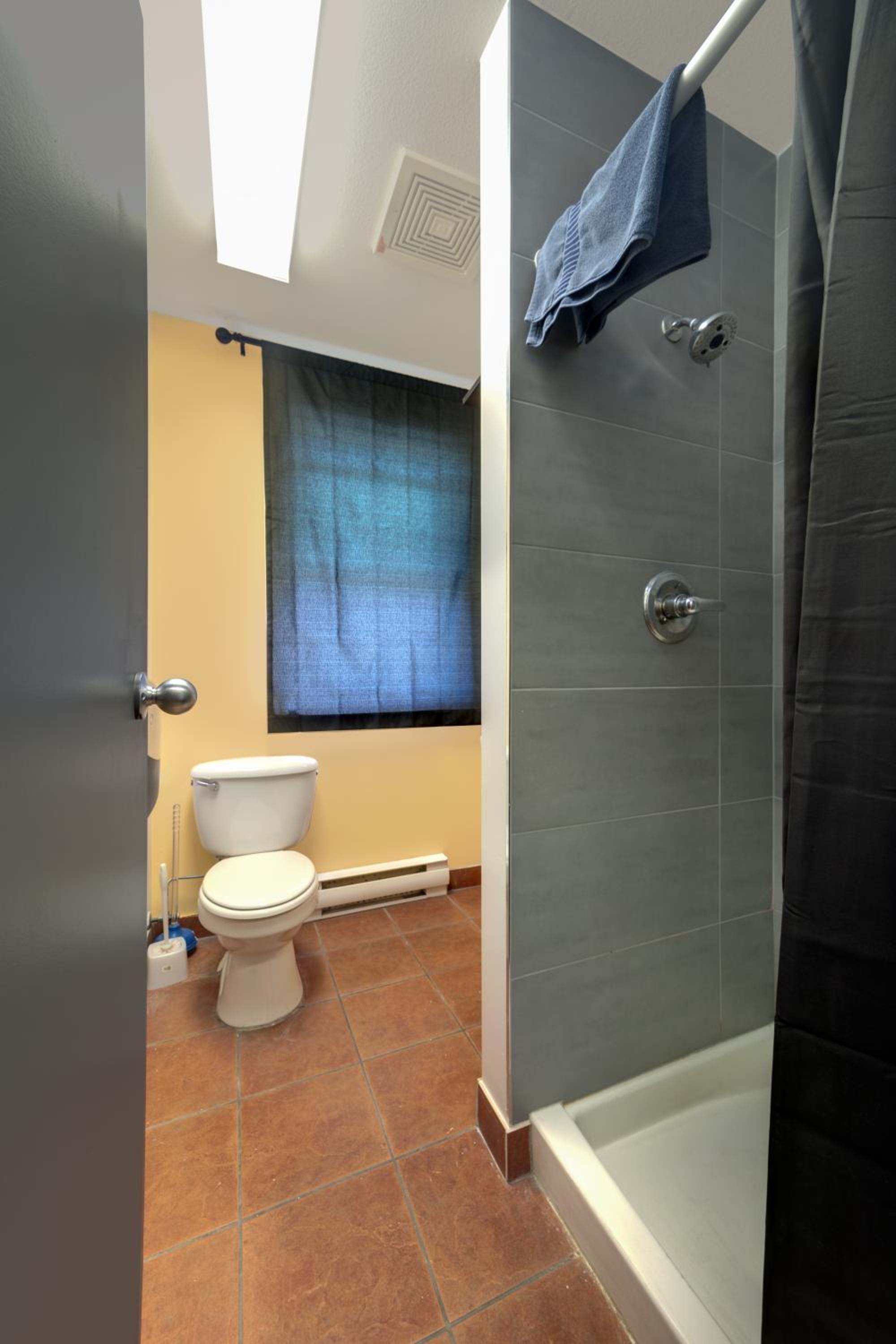 HI Kelowna Hostel