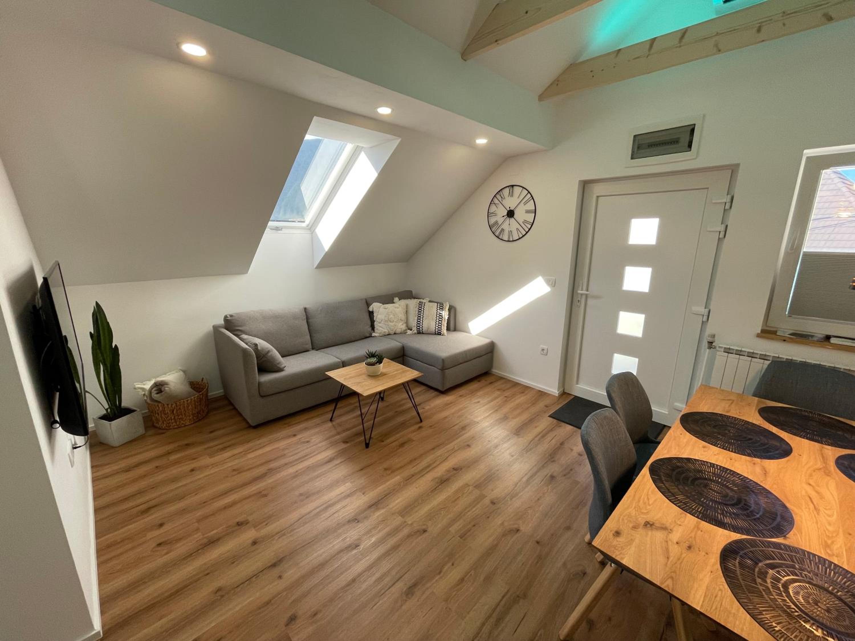 Apartma Guide 360 view 4