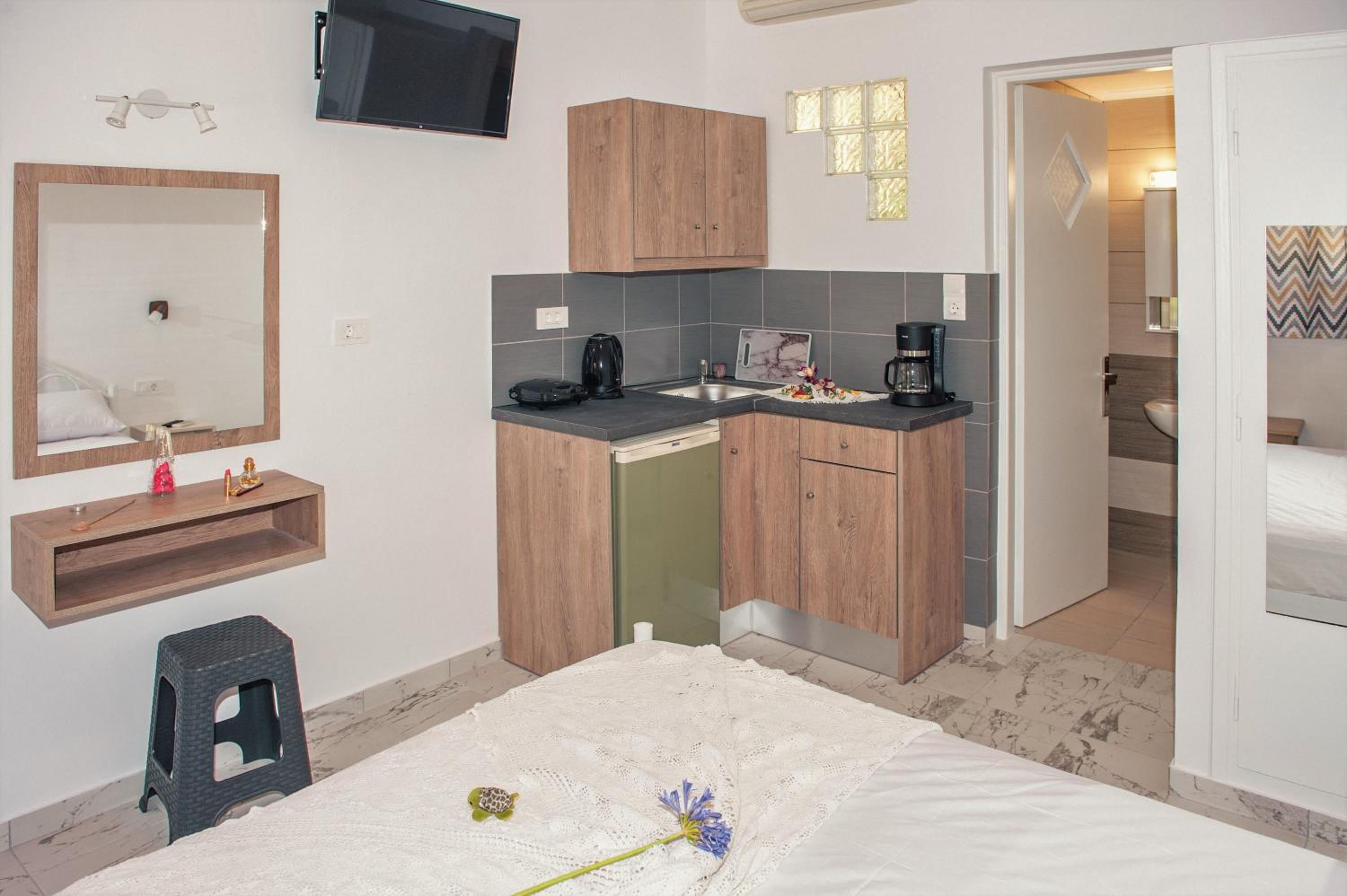 Petros Giatras - Rooms - Image 4