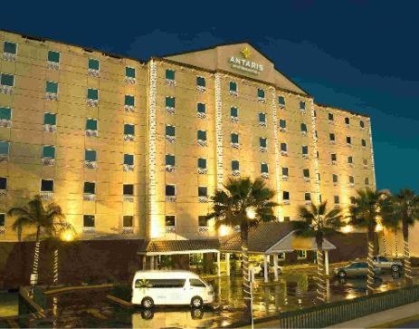 Hotel Antaris Galerias - Image 1