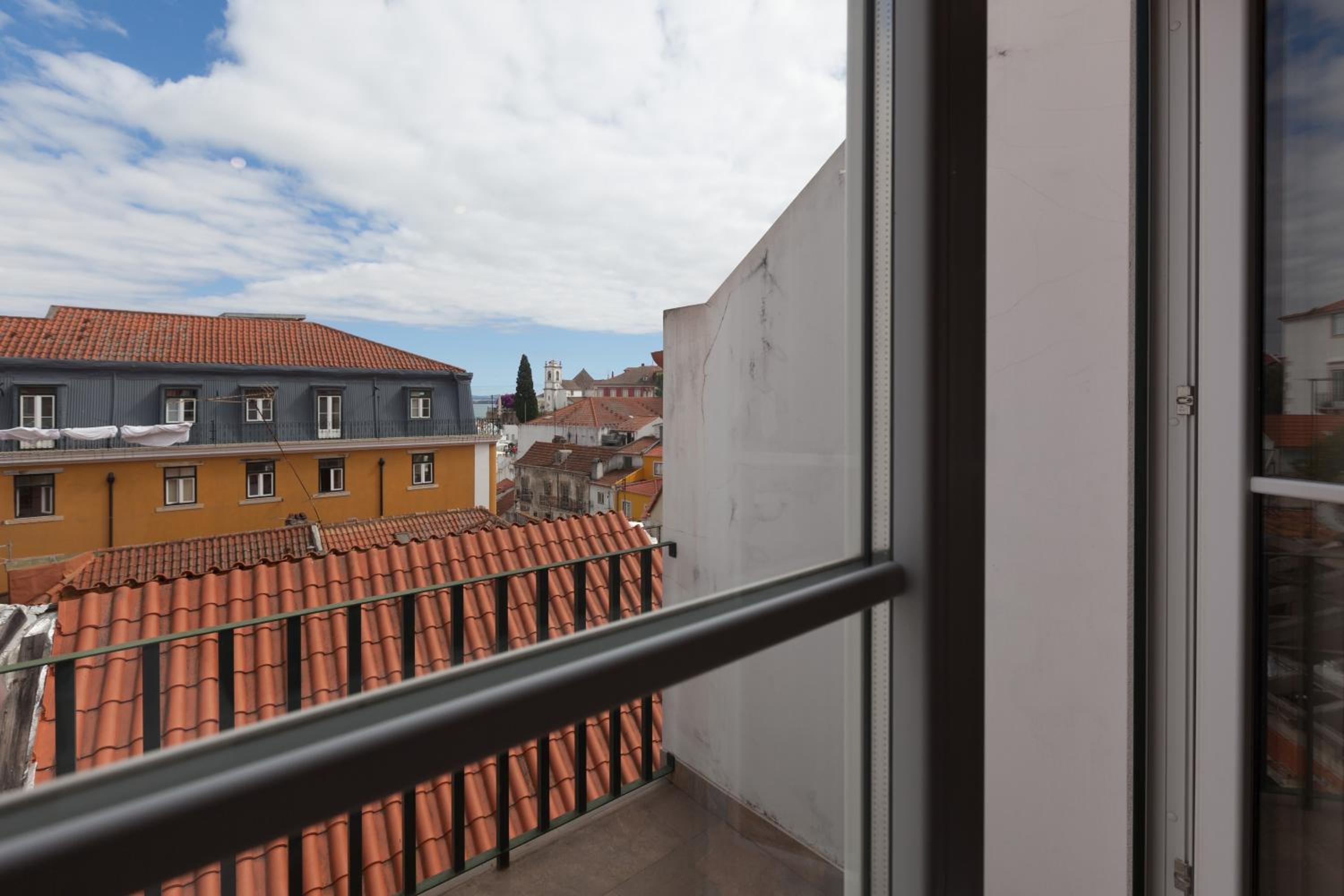 FLH Portas do Sol Duplex with Terrace view 2