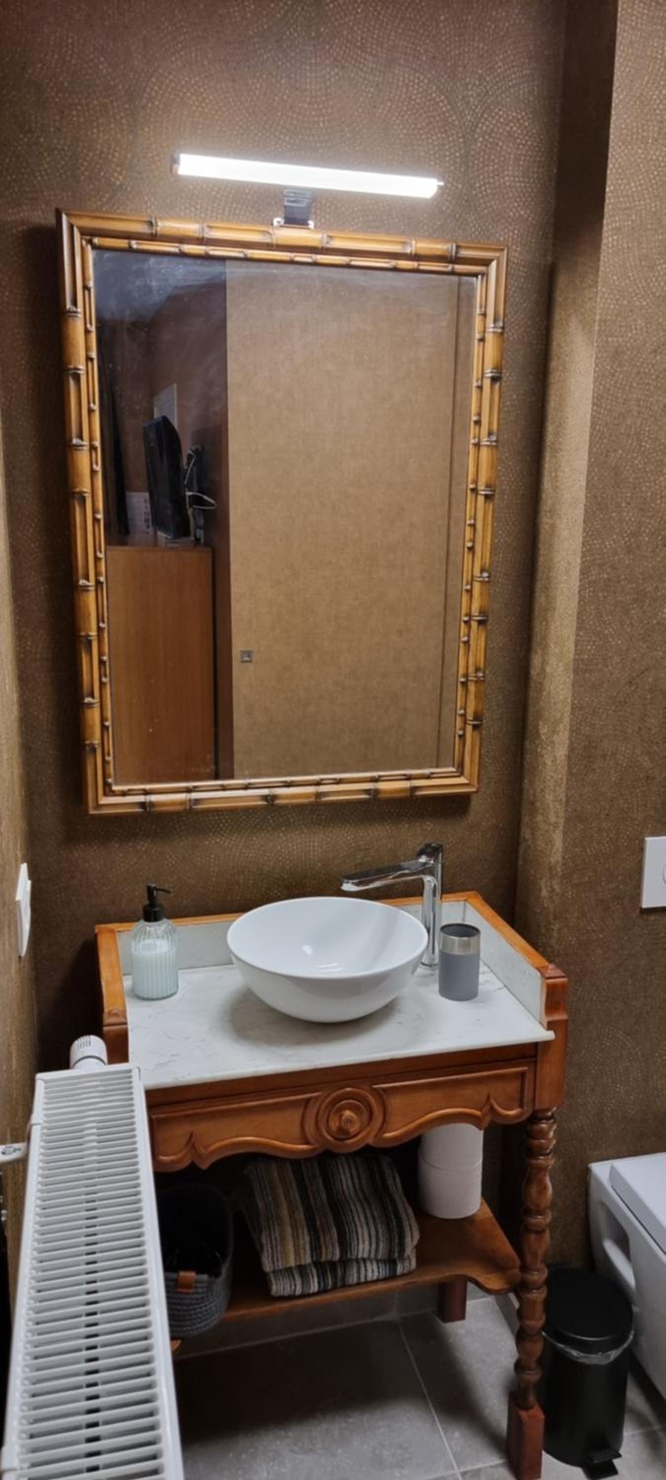 La Chèvre Folle - Lodging in Style with FREE basic breakfast