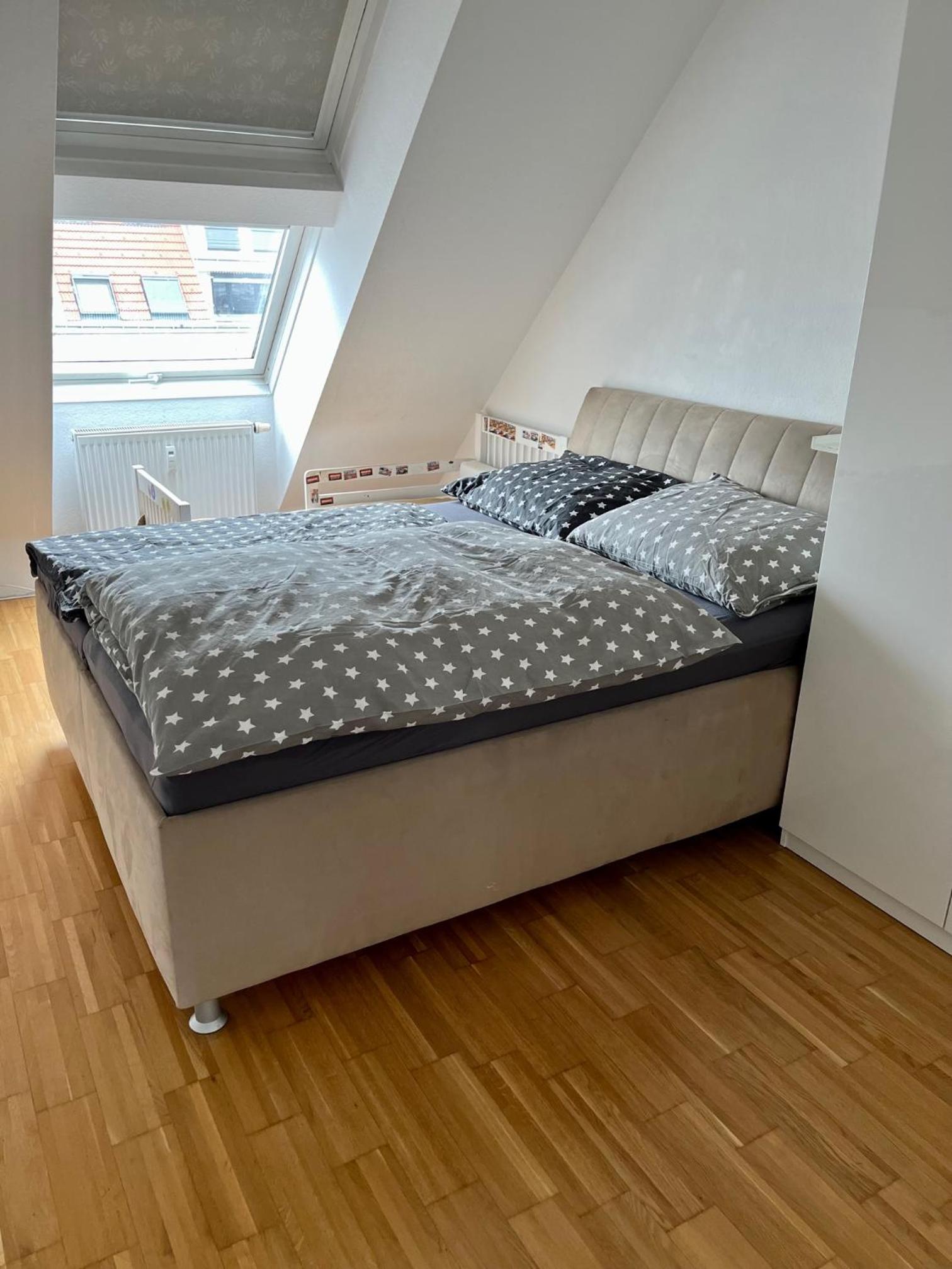 Dachgeschosswohnung mit kostenlosem Parkplatz und Internet!
