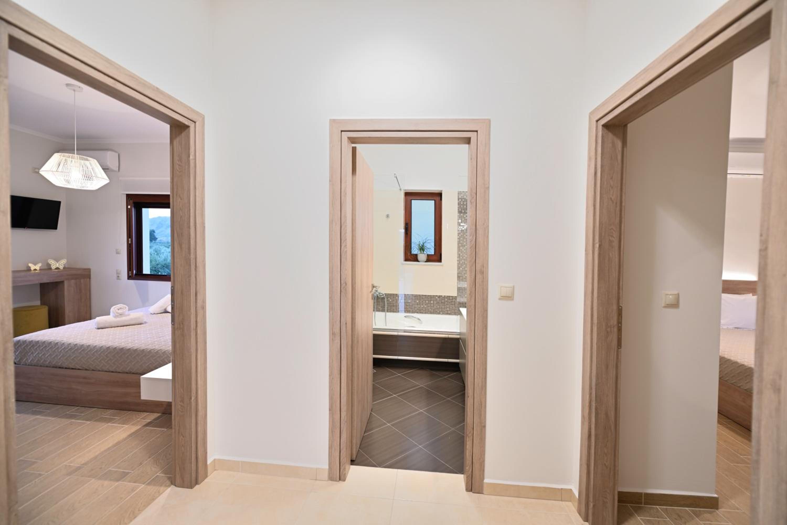 Ianthe Apartment view 5