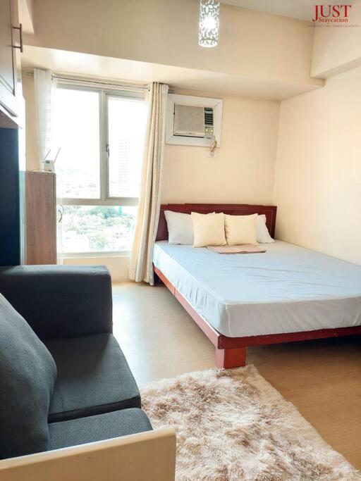 King Size Bed At the Heart Of the City view 4