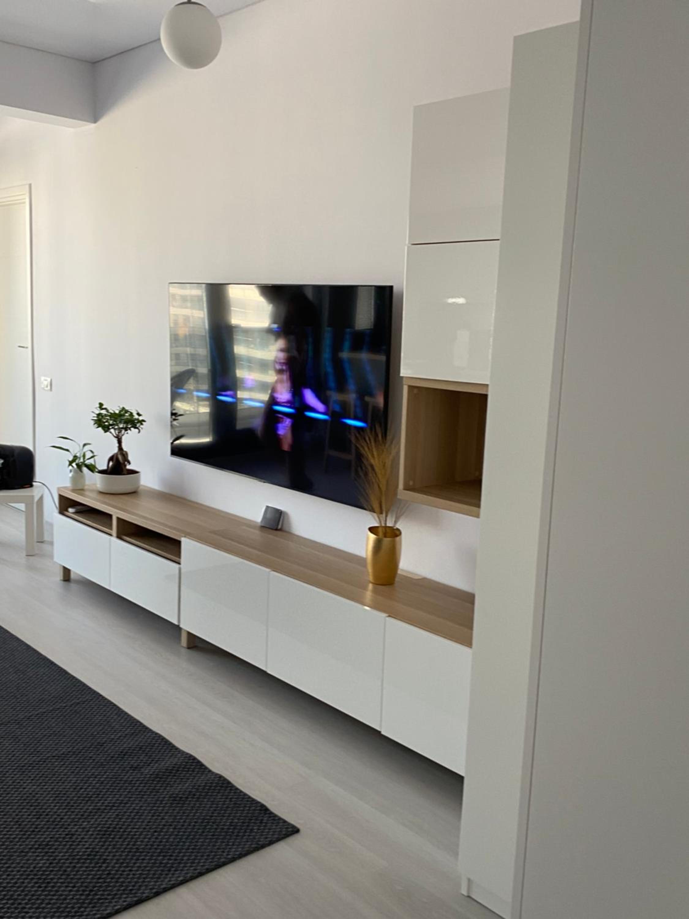 Van Studio