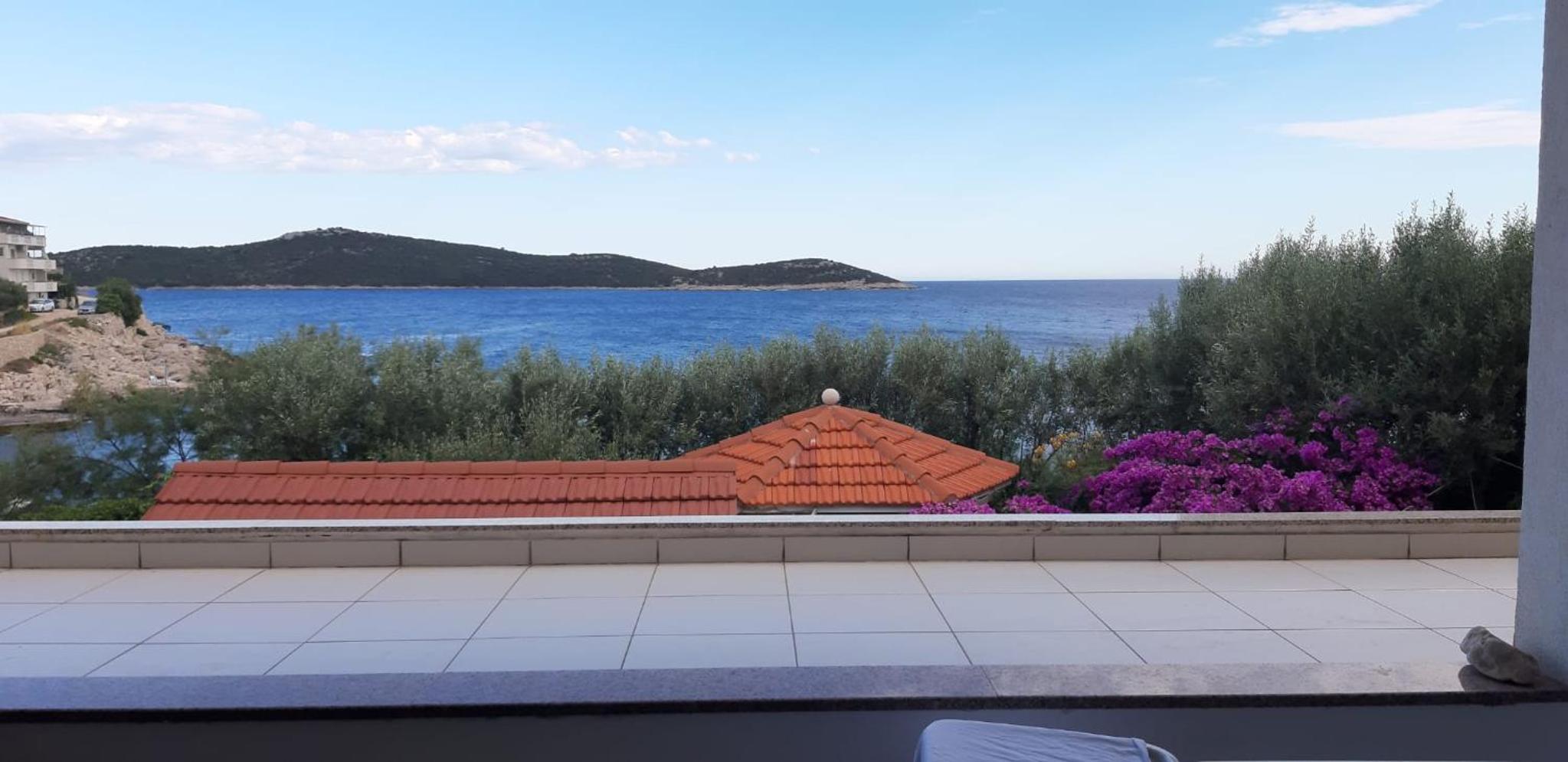 Apartments Luka