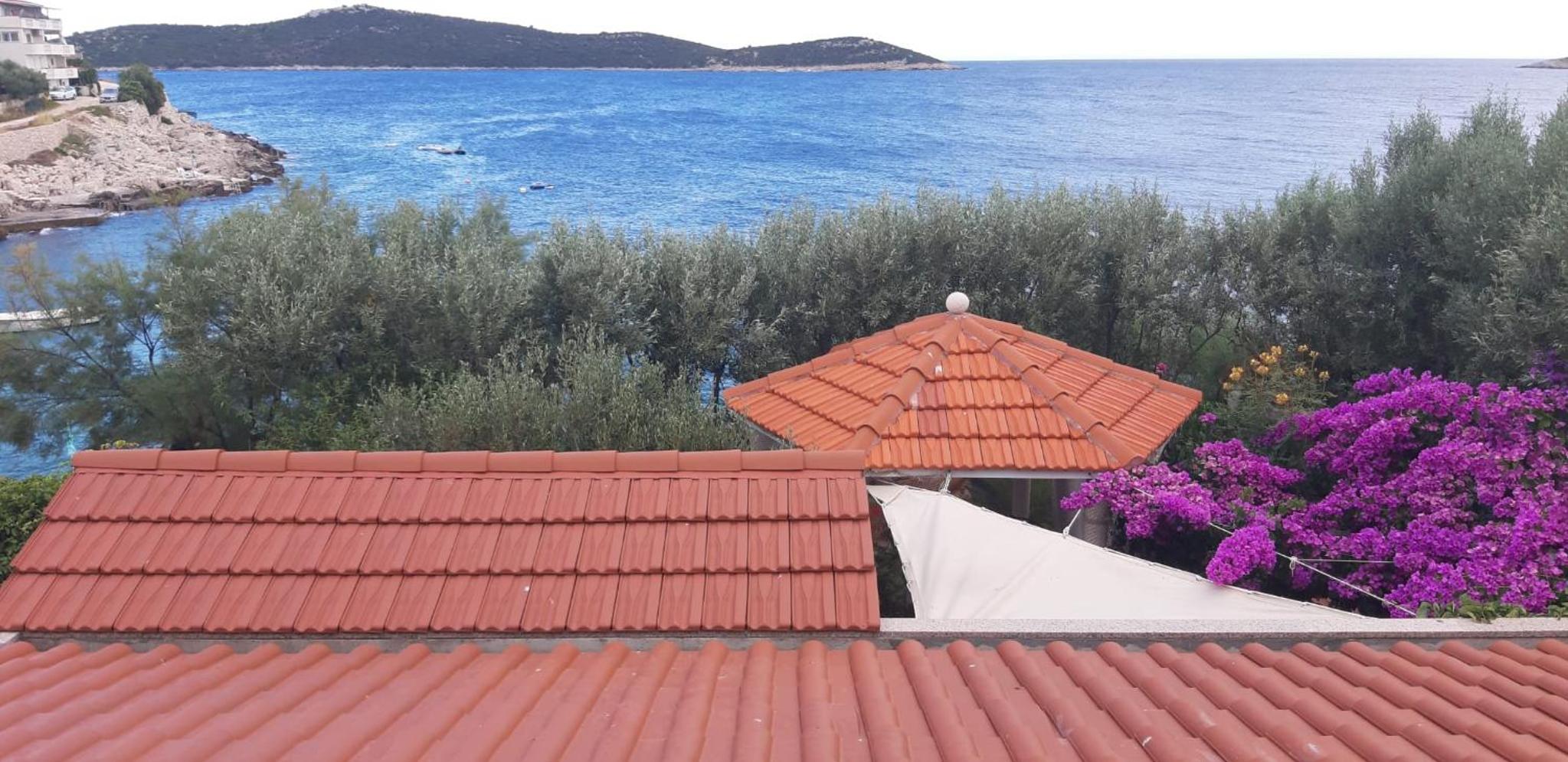 Apartments Luka