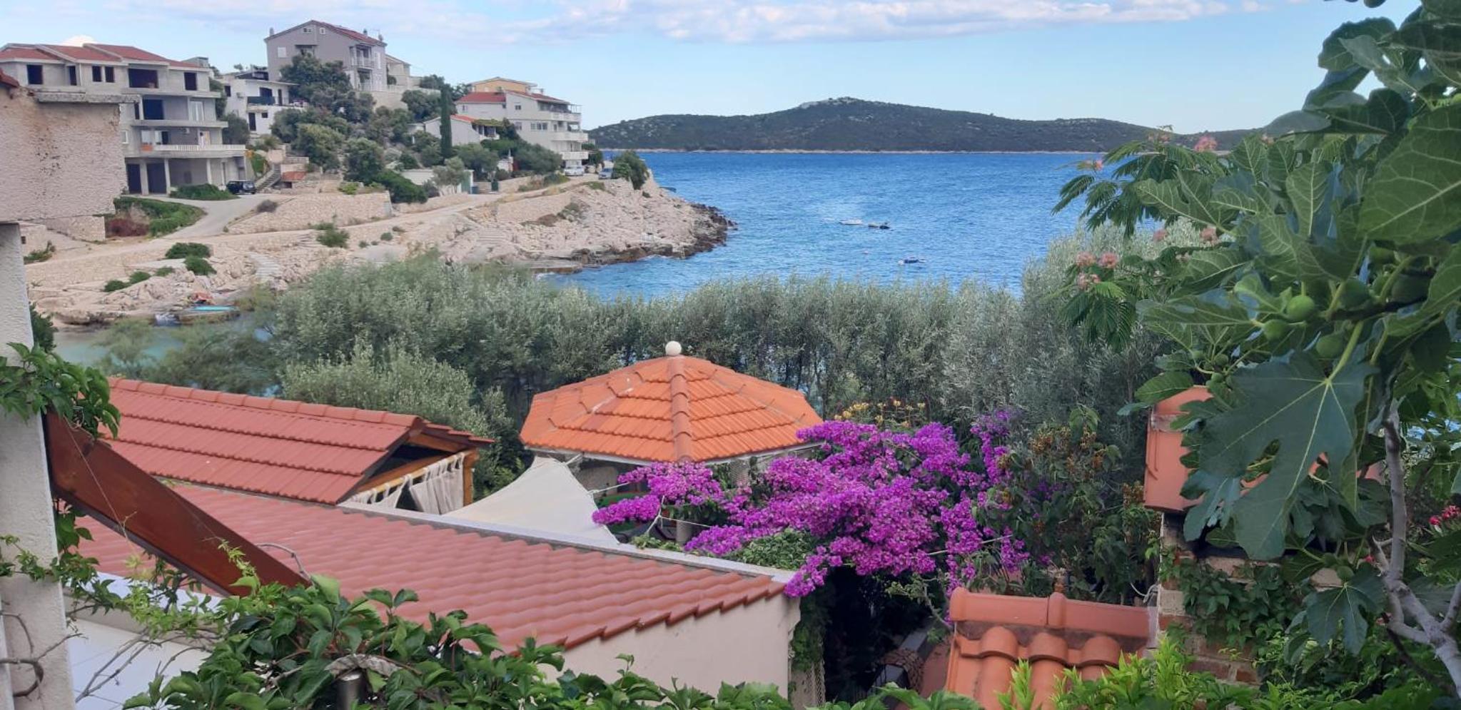 Apartments Luka