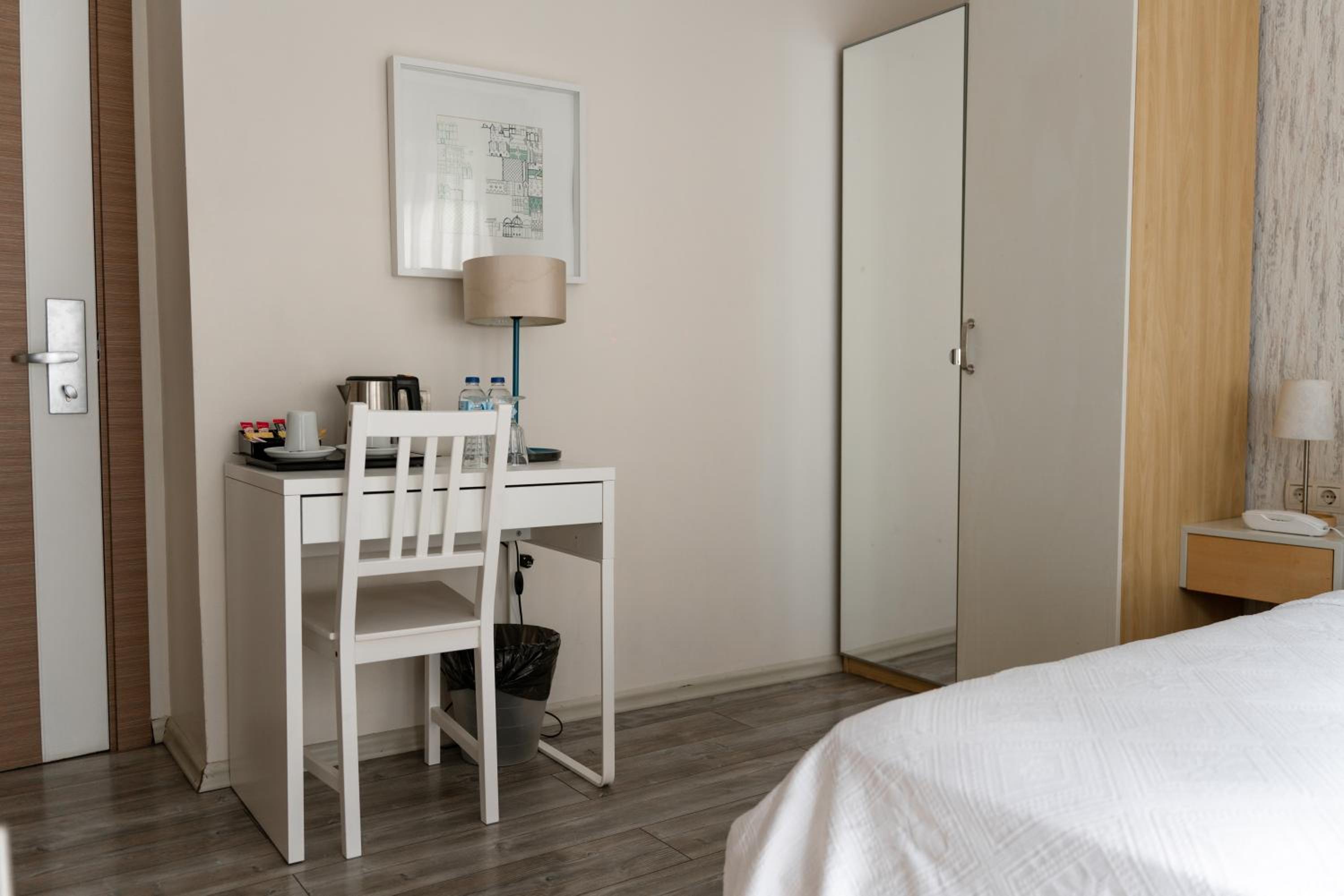 Elanaz Hotel - Image 16