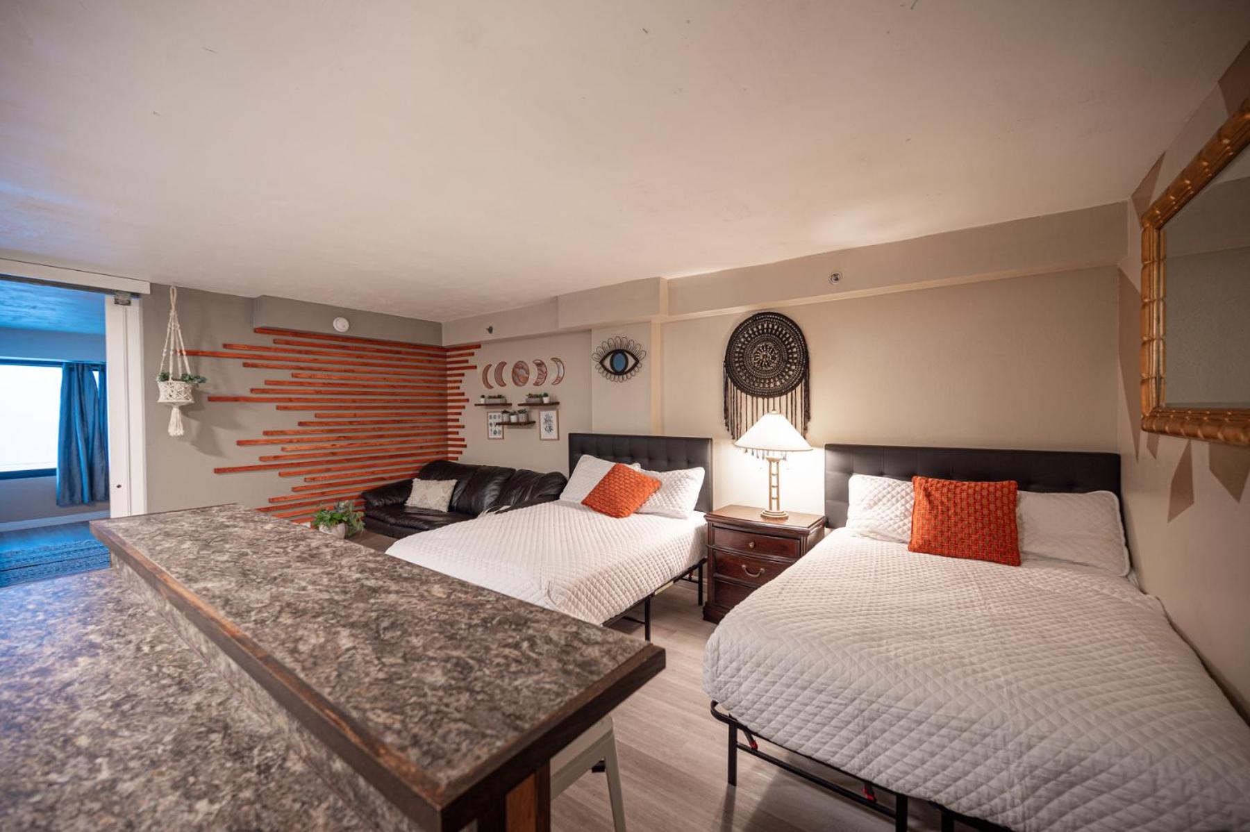 Stay Together Suites - Suite On The Strip Steps From Bellagio & Cosmo Sleeps 11 - NO RESORT FEE