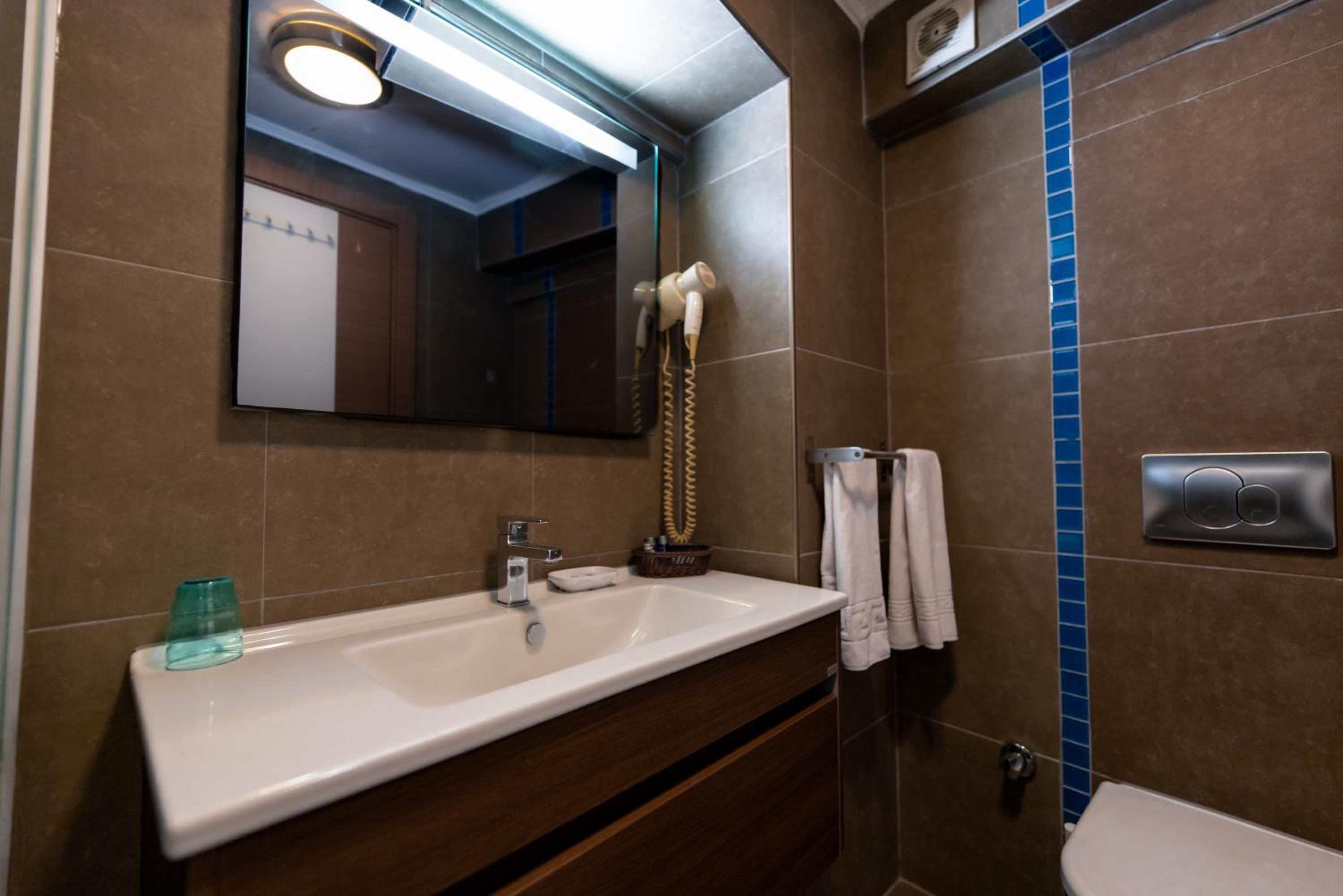 Elanaz Hotel - Image 46