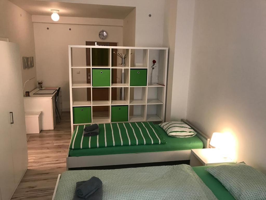 3 Bed Flat - Sleeps 20 - Smoking room - Wifi
