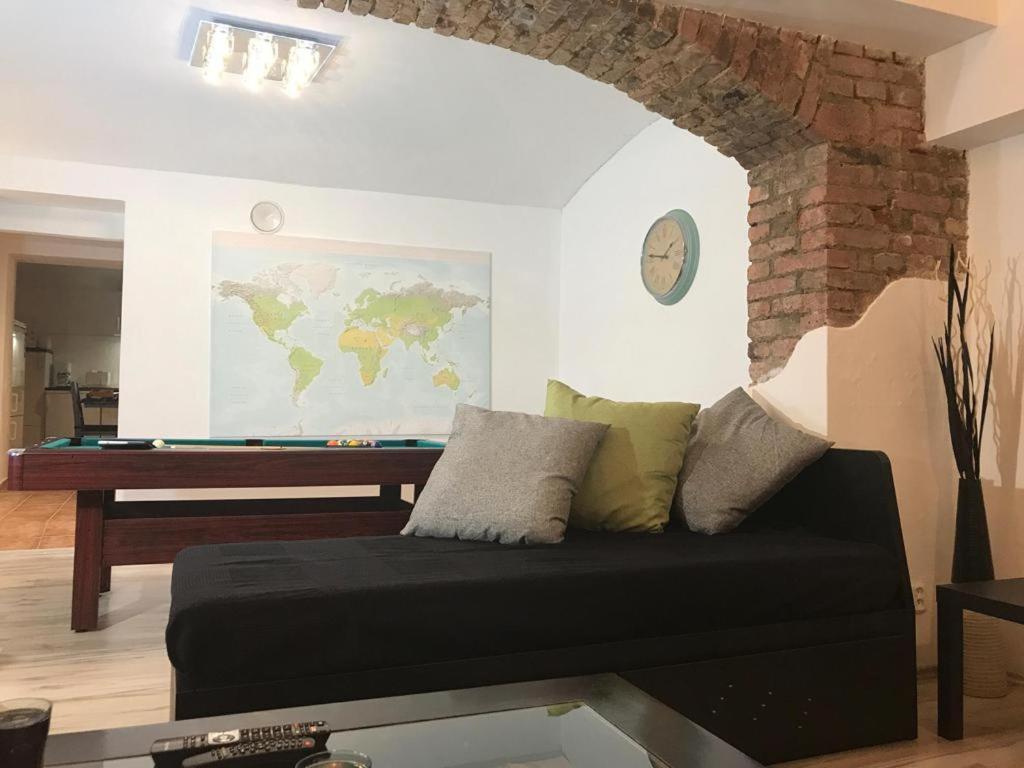 3 Bed Flat - Sleeps 20 - Smoking room - Wifi