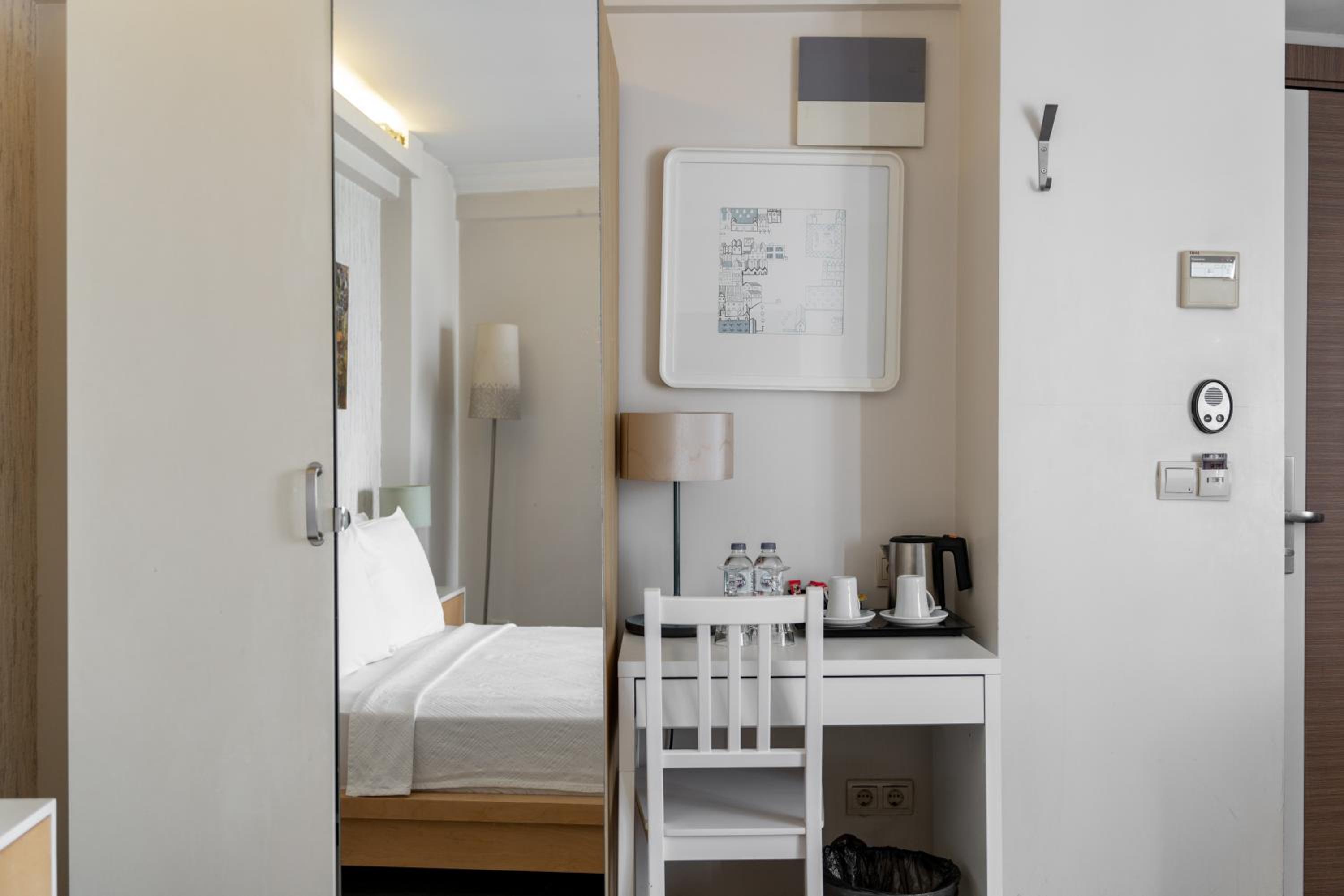 Elanaz Hotel - Image 57