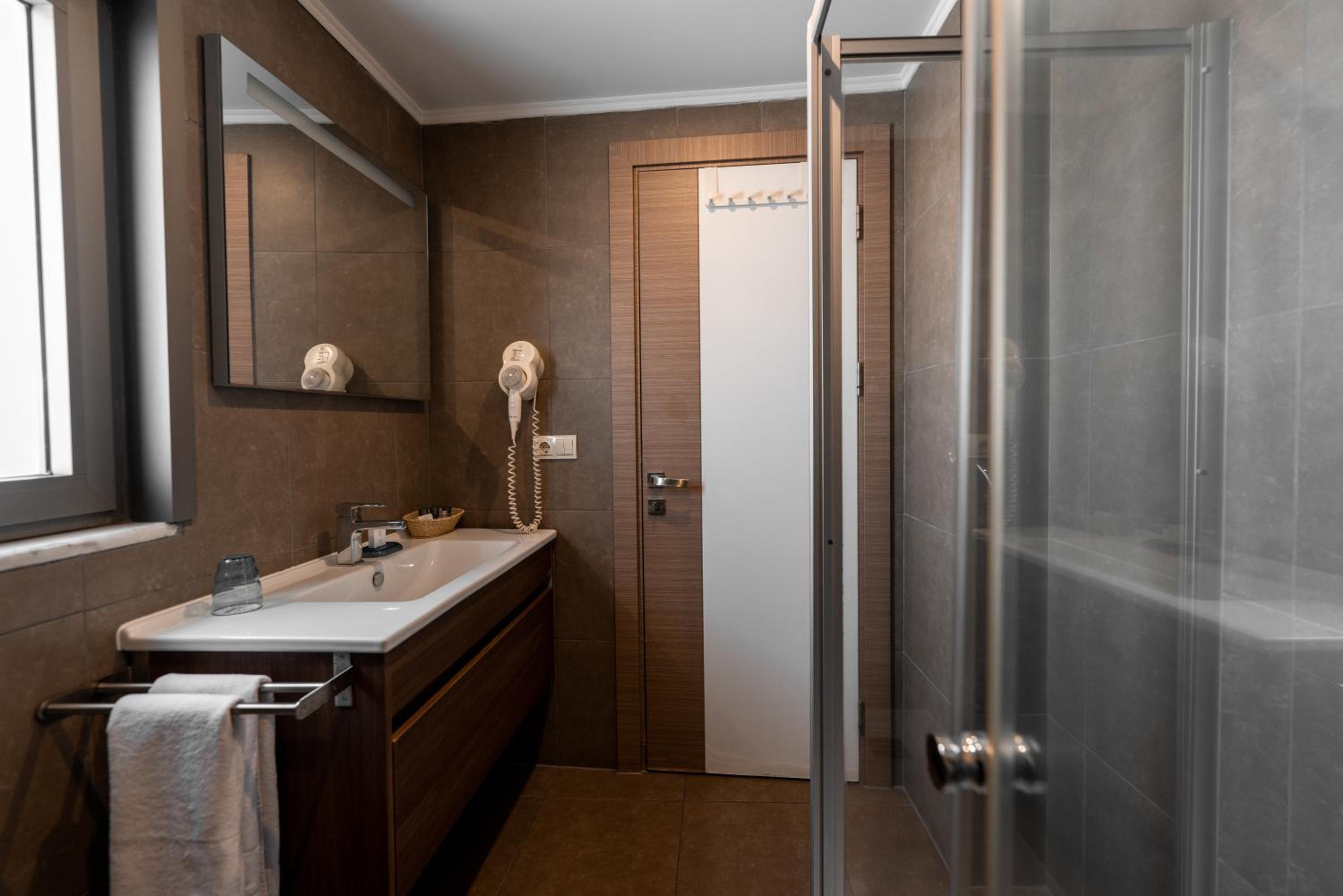 Elanaz Hotel - Image 64