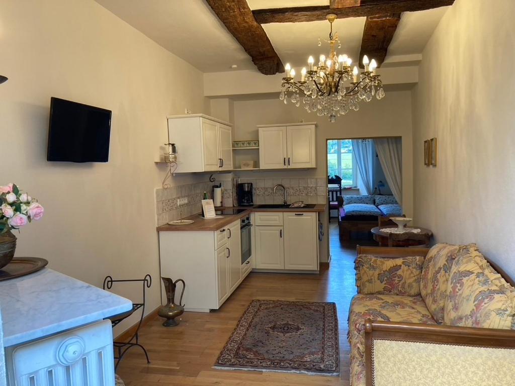 Kristallzimmer - Studio