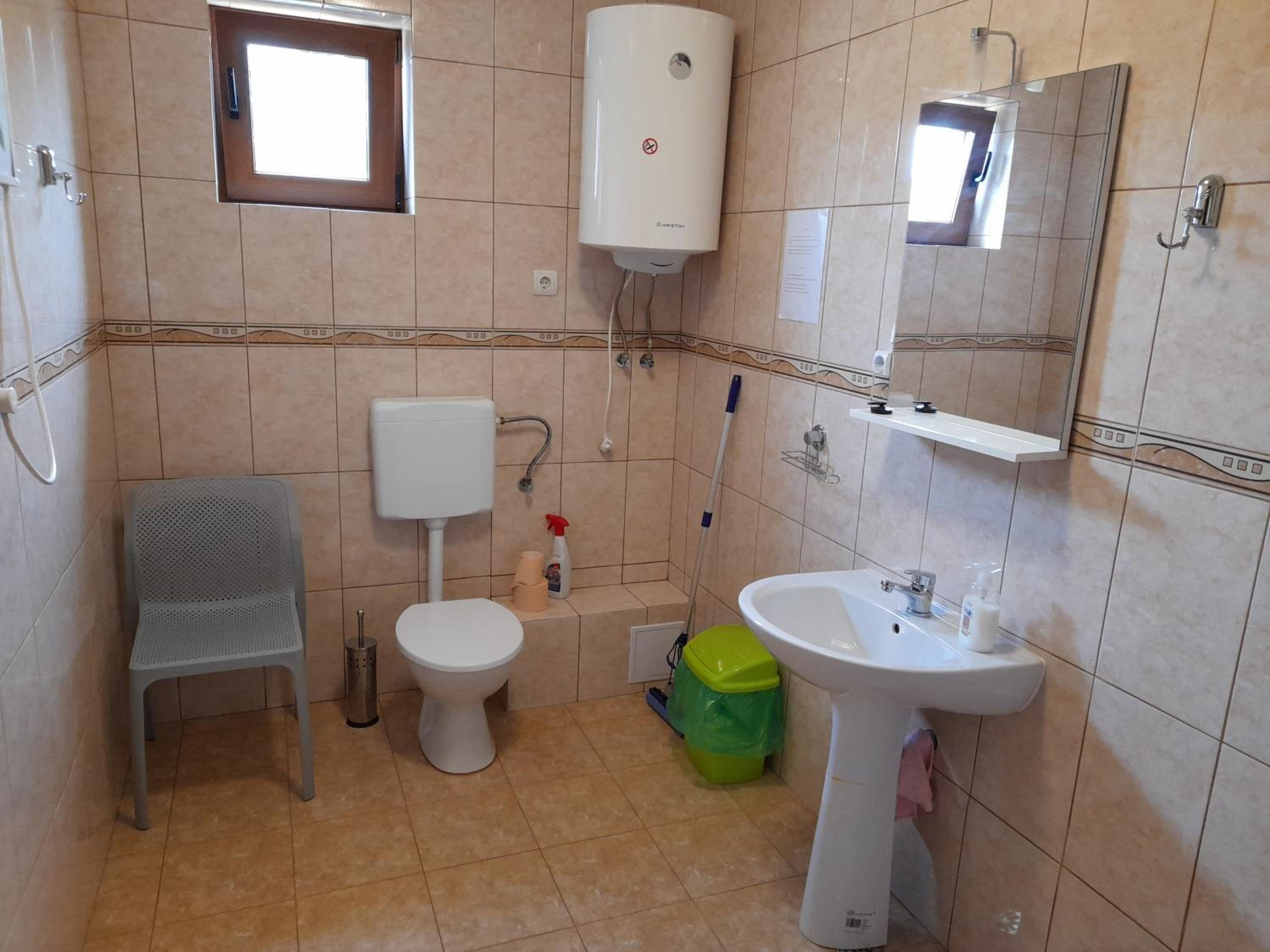 Photo 9