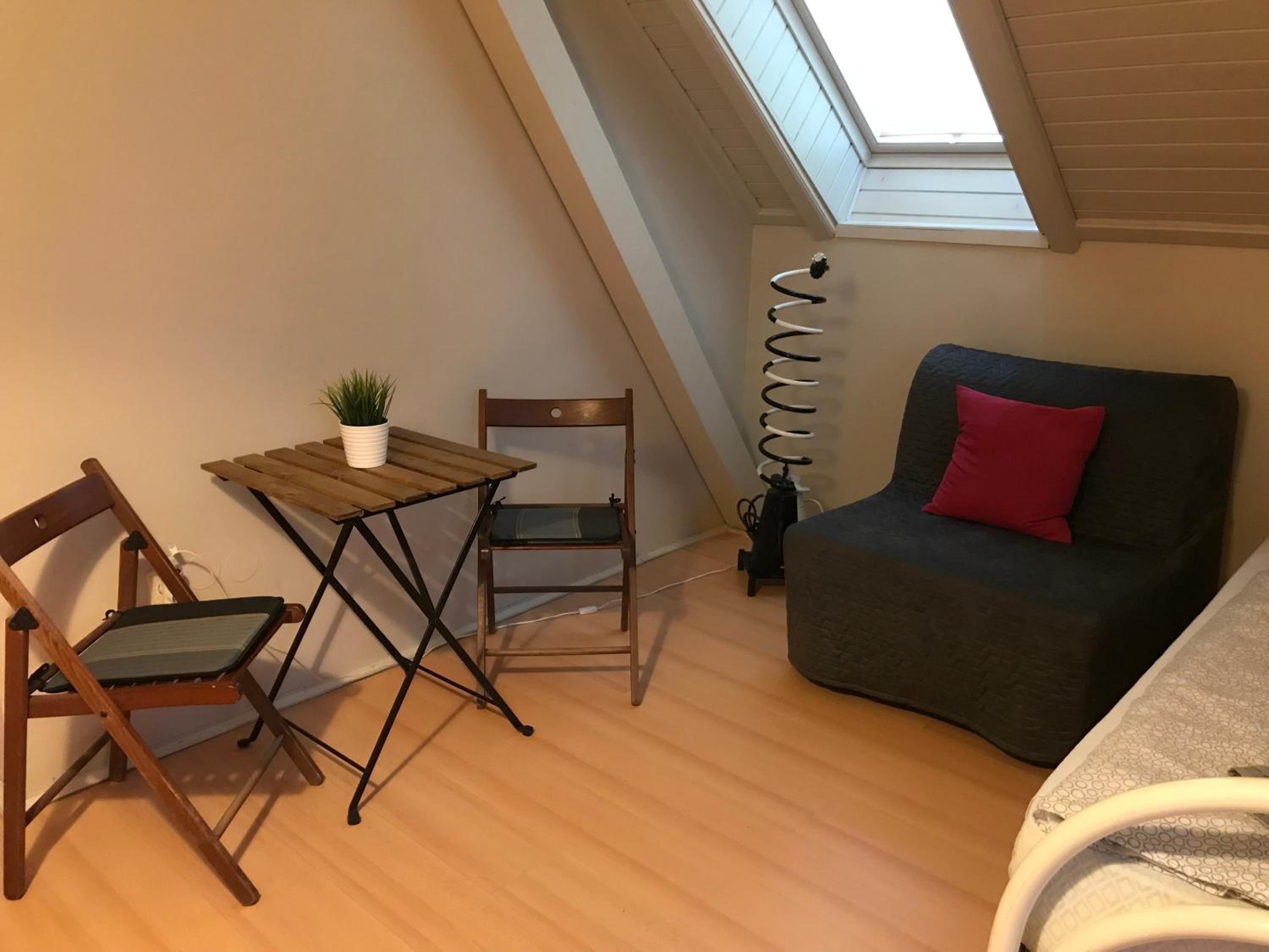 Cosy rooms on the lake near Budapest and the Airport view 4