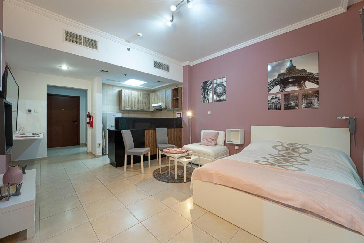 Hotel Cozy Studio in Downtown Dubai - Image 1