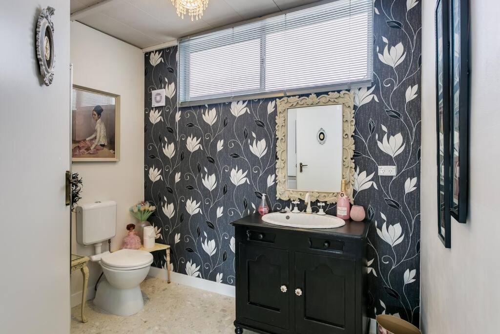 'Ooh La La' is a quirky French inspired apartment view 3