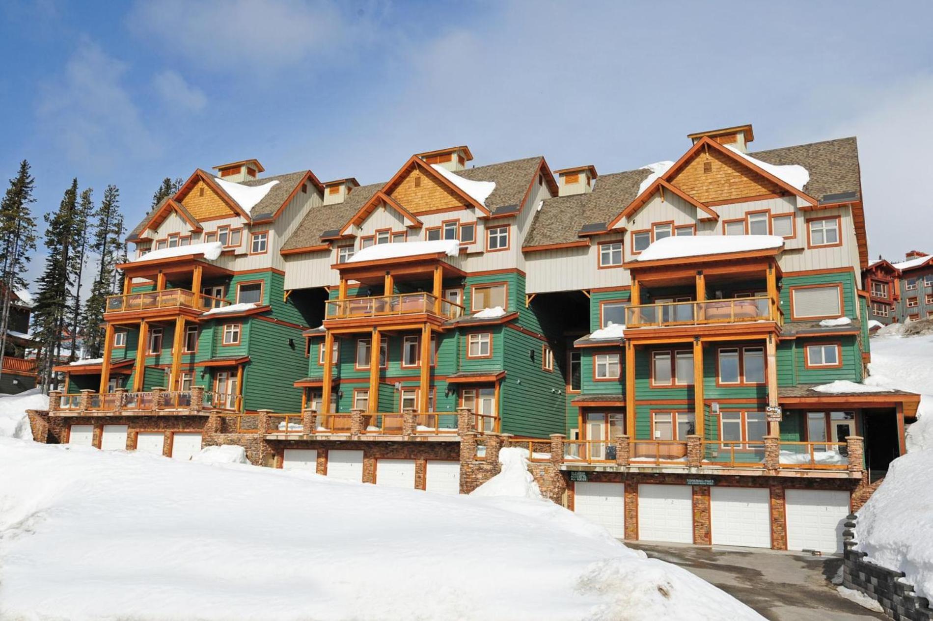 Towering Pines Chalet Comfortable and Cozy Chalet with Spectacular Views view 3