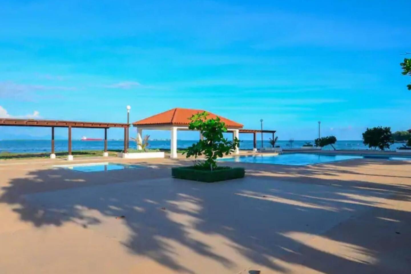 2-Bed Villa Sleeps 4 with Pool & Parking view 3