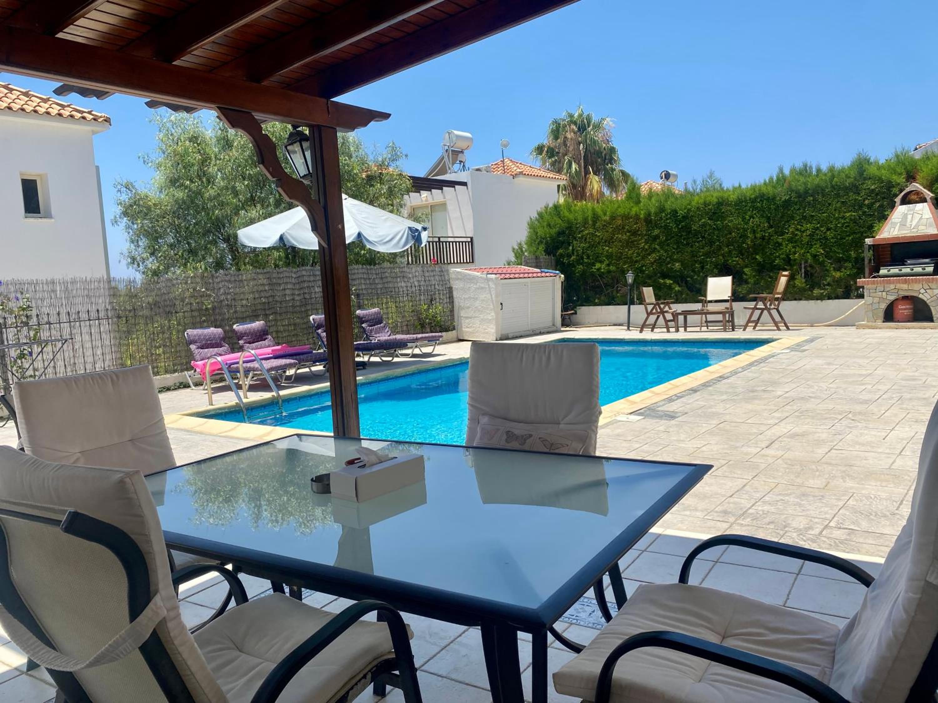 Exellent 3 bedroom Villa in Coral Bay view 3