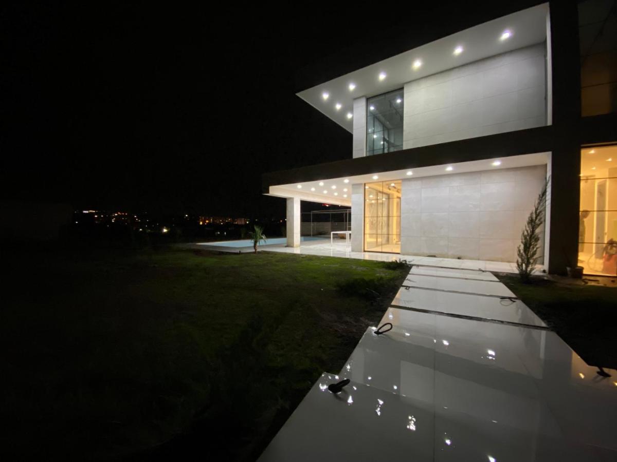 WHITE HOUSE YEREVAN