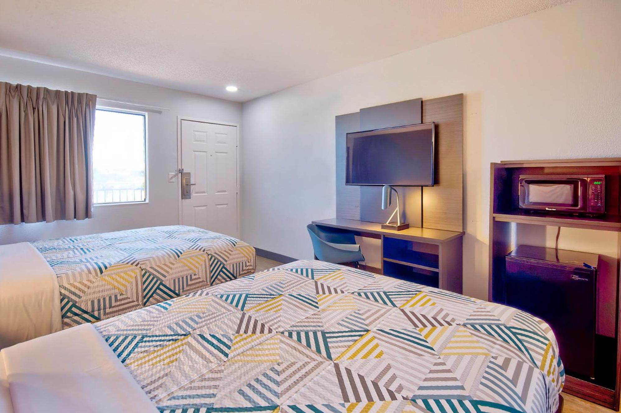 Vallejo Vacations - Motel 6-Vallejo, CA - Six Flags West - Property Image 43