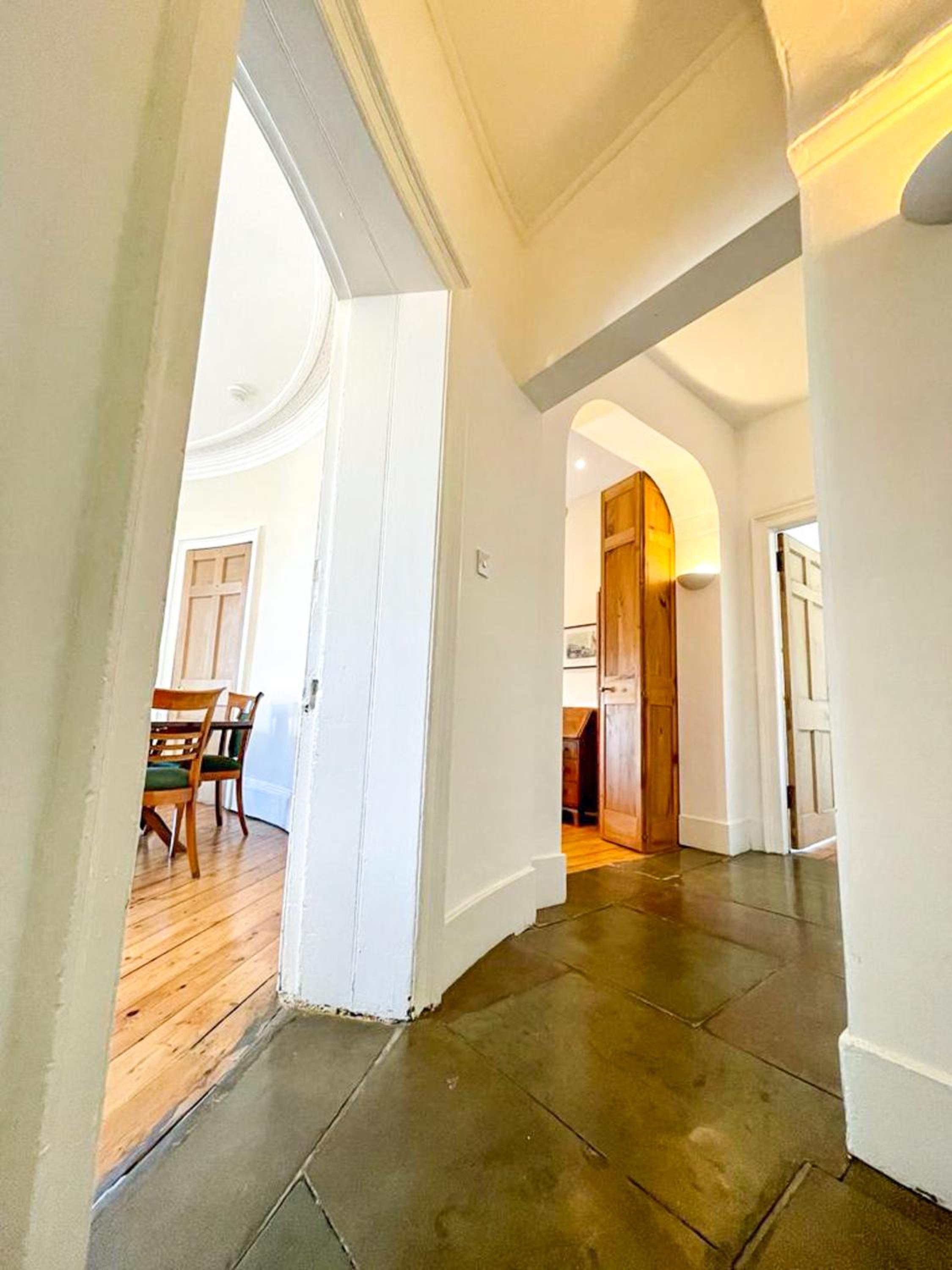 Incredible St Andrew's Sq - 2 bed in the sky photo 5