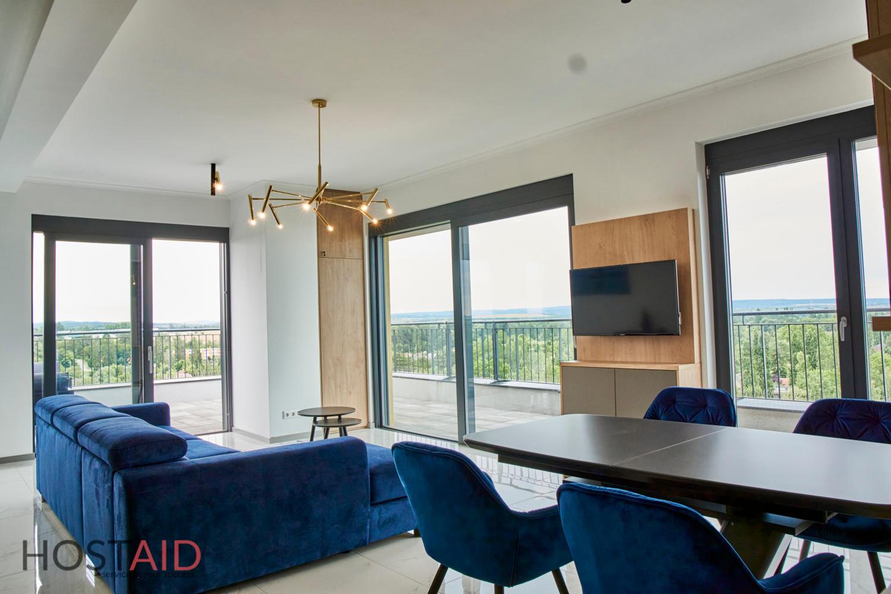 ELLBy Apartman - PENTHOUSE - hostAID view 2
