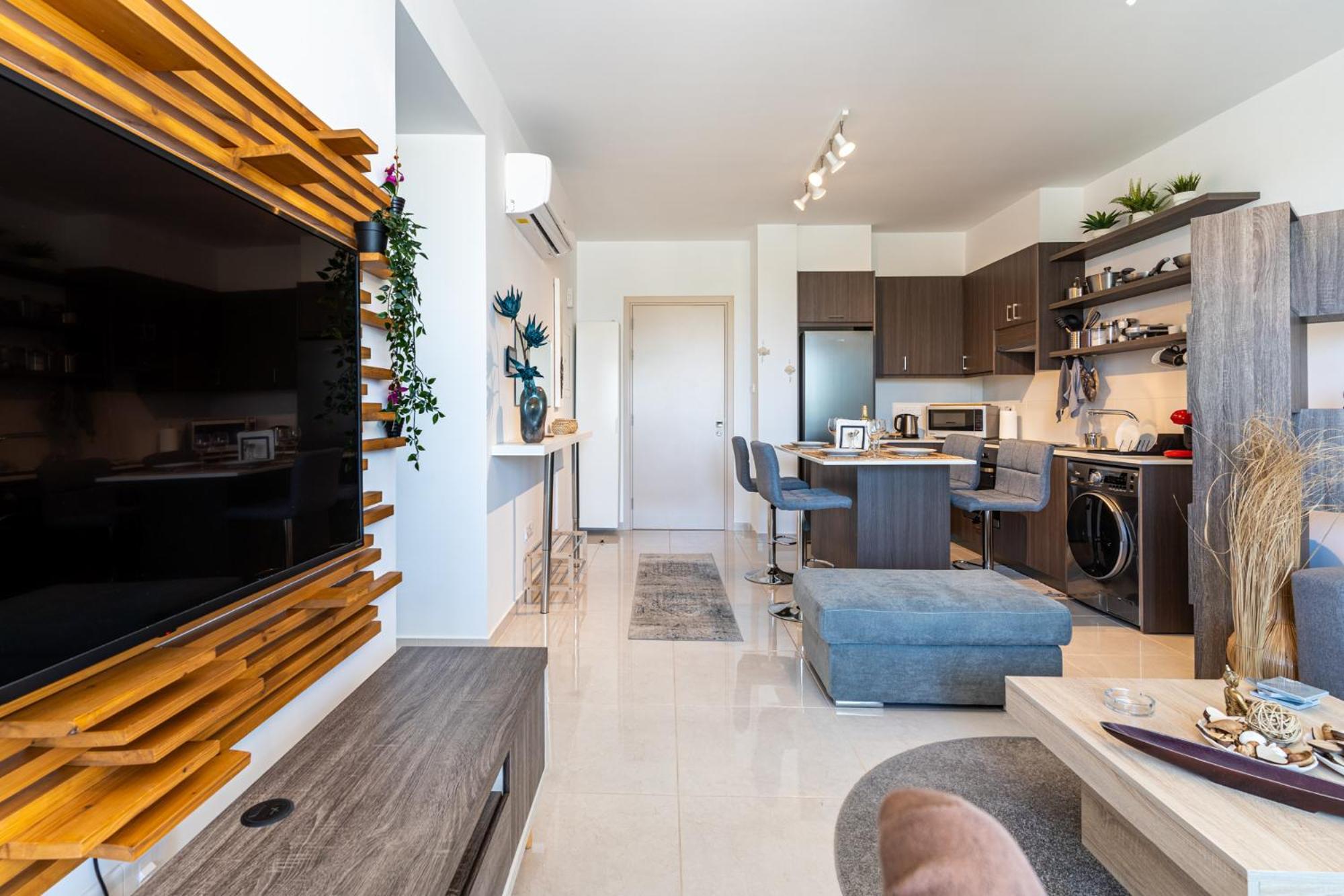 Lemon Tree 1-BR Apt with Terrace & Pool in Livadia view 5