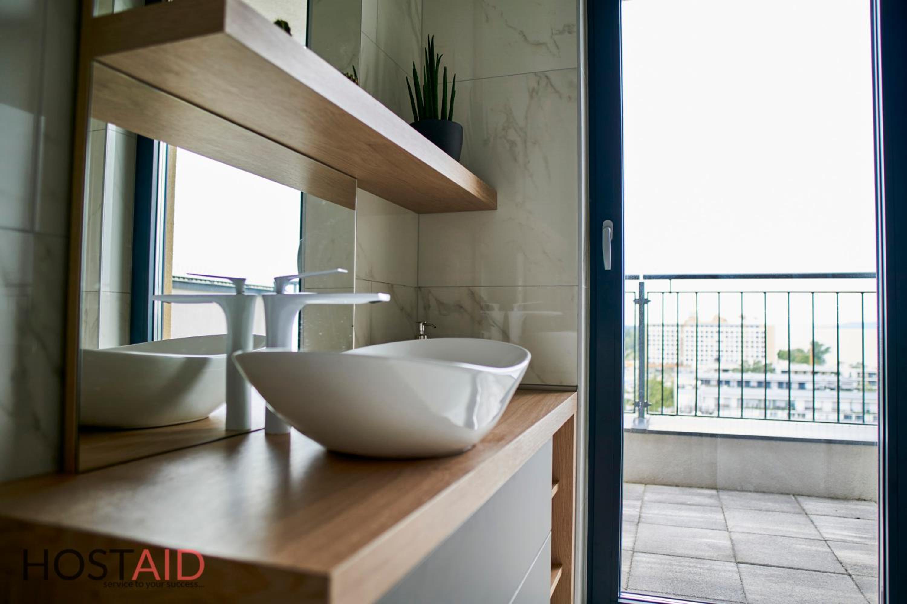 ELLBy Apartman - PENTHOUSE - hostAID view 4