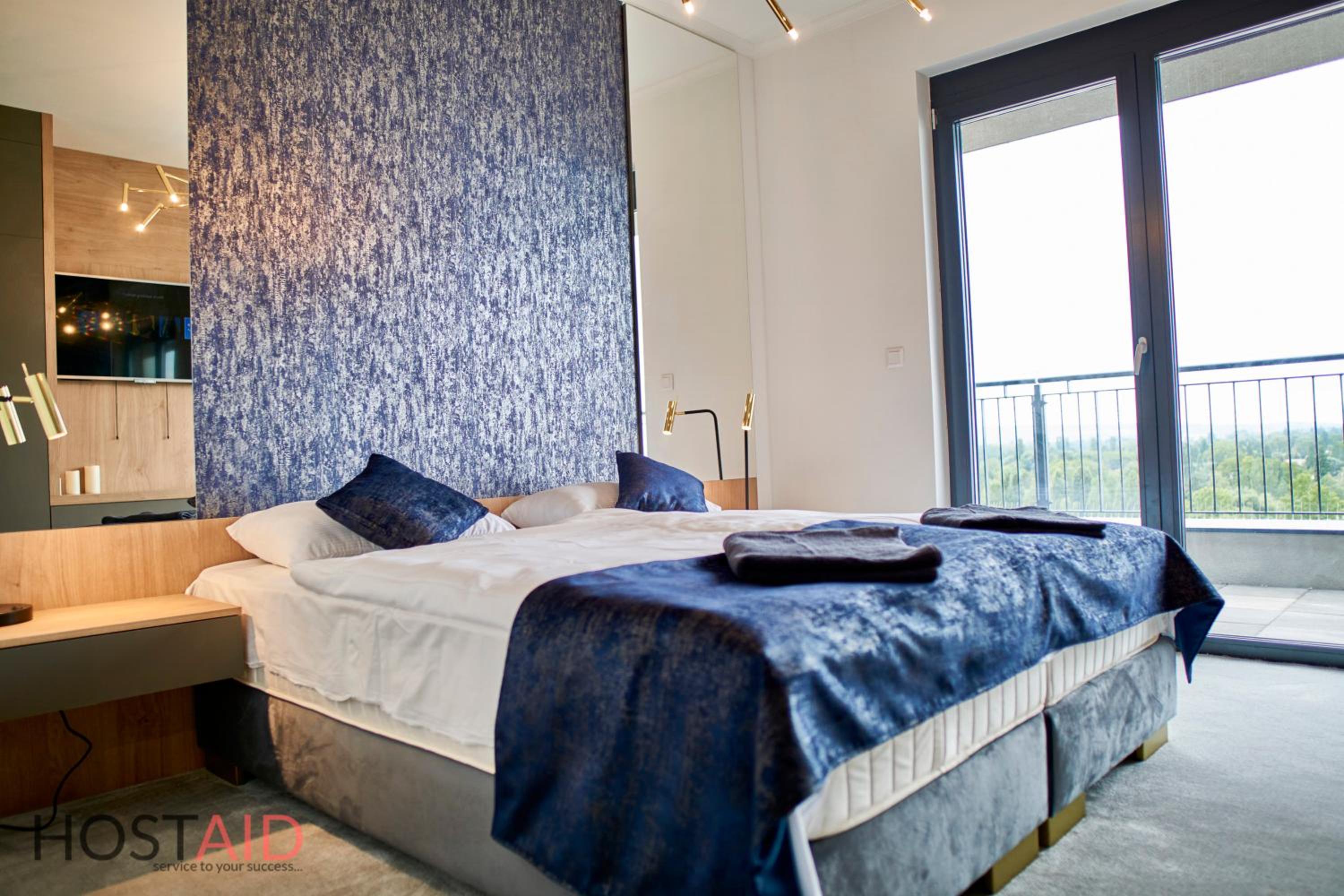 ELLBy Apartman - PENTHOUSE - hostAID view 3