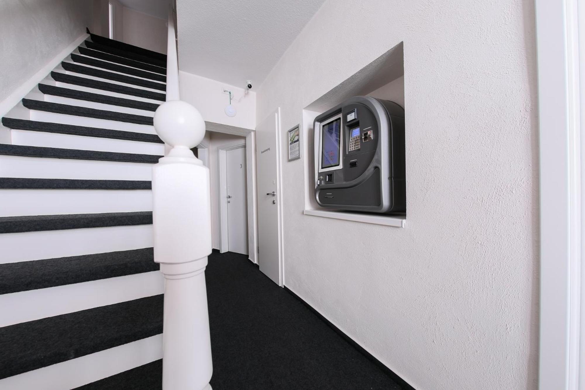 24/7 selfcheckin Schmiedestrasse