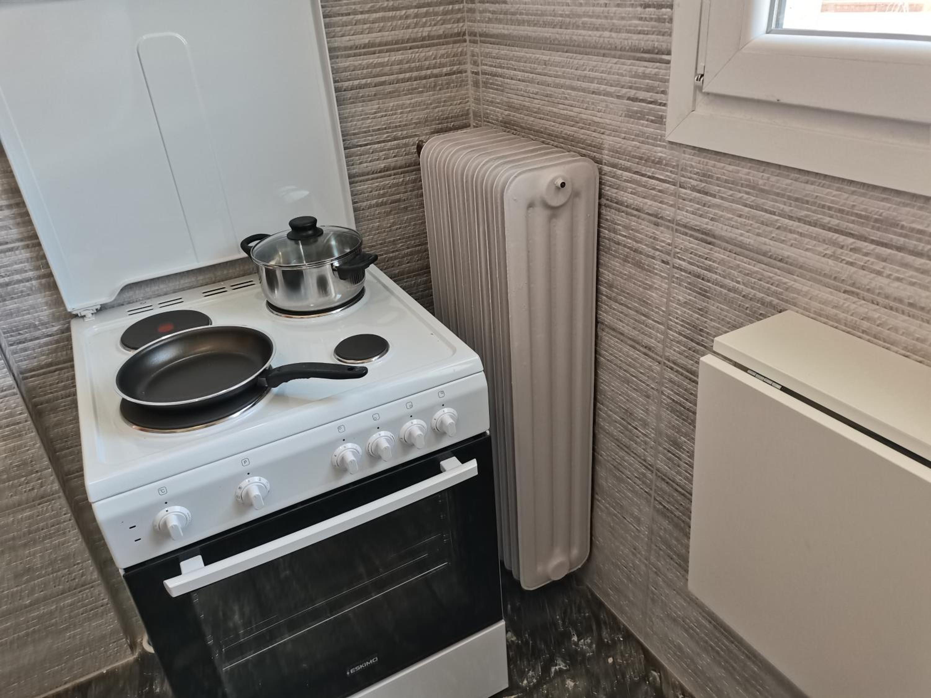 Penthouse spacious w super wifi & terrace, 2 min from metro