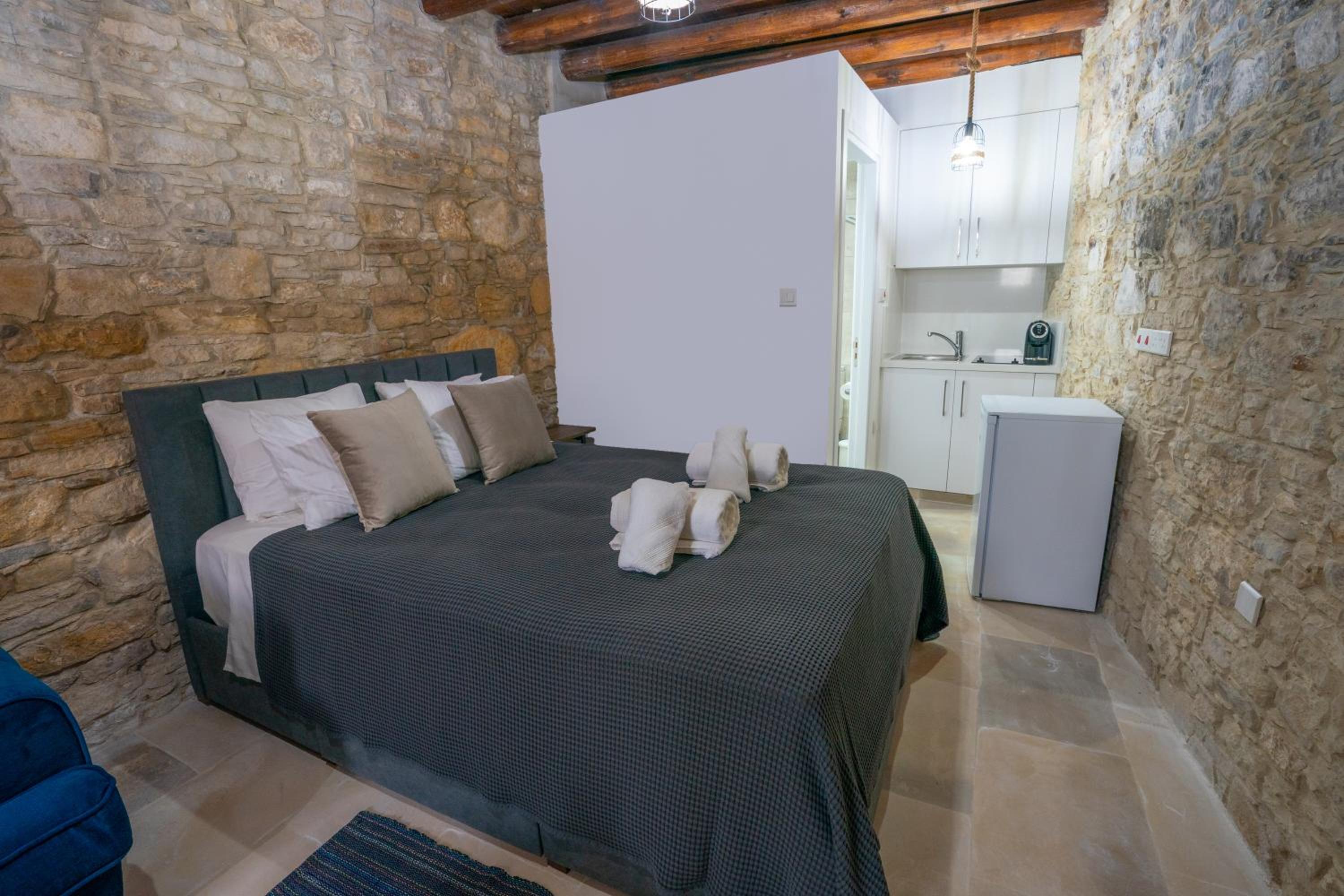 Eidyllio Luxury Suites Omodos