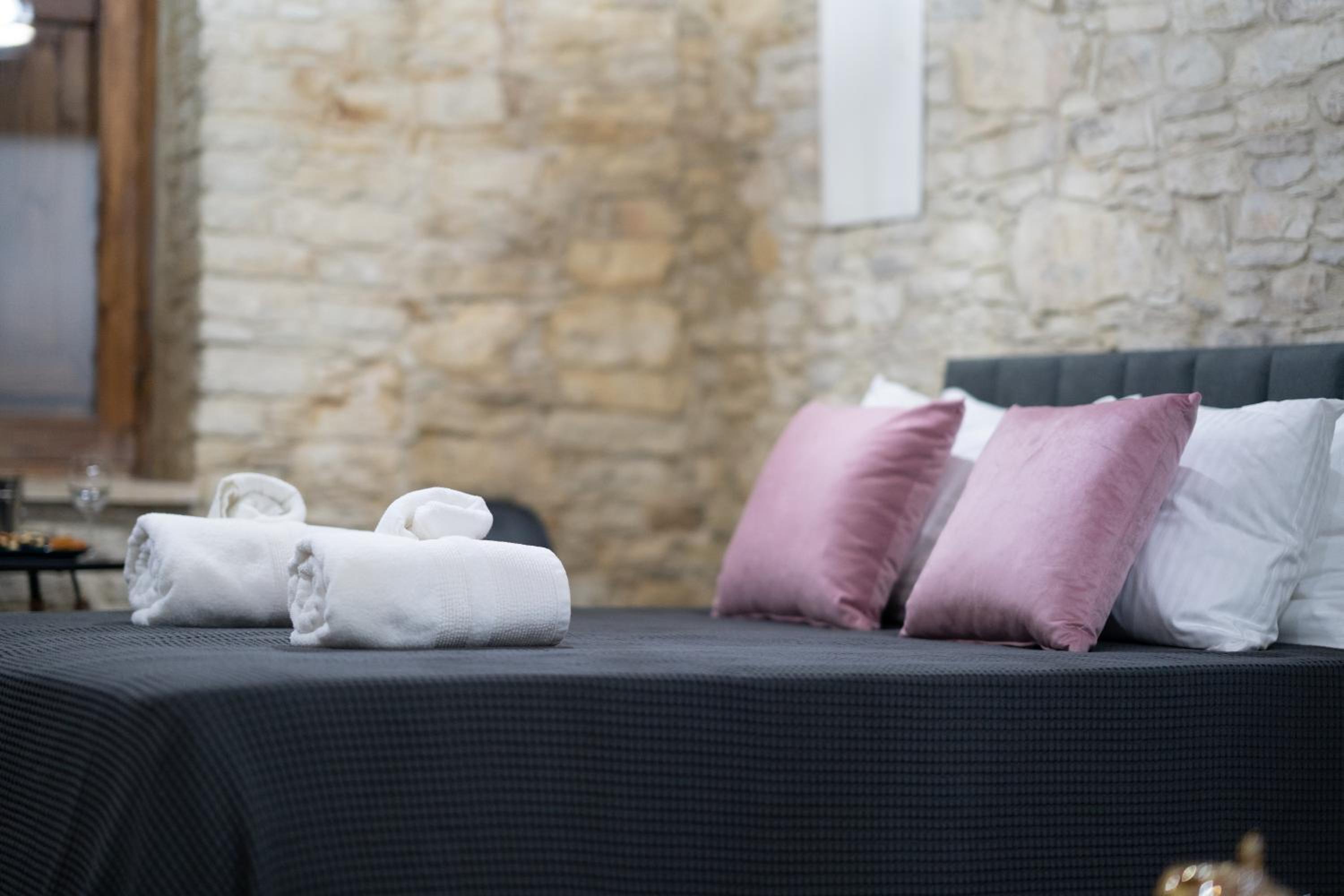 Eidyllio Luxury Suites Omodos