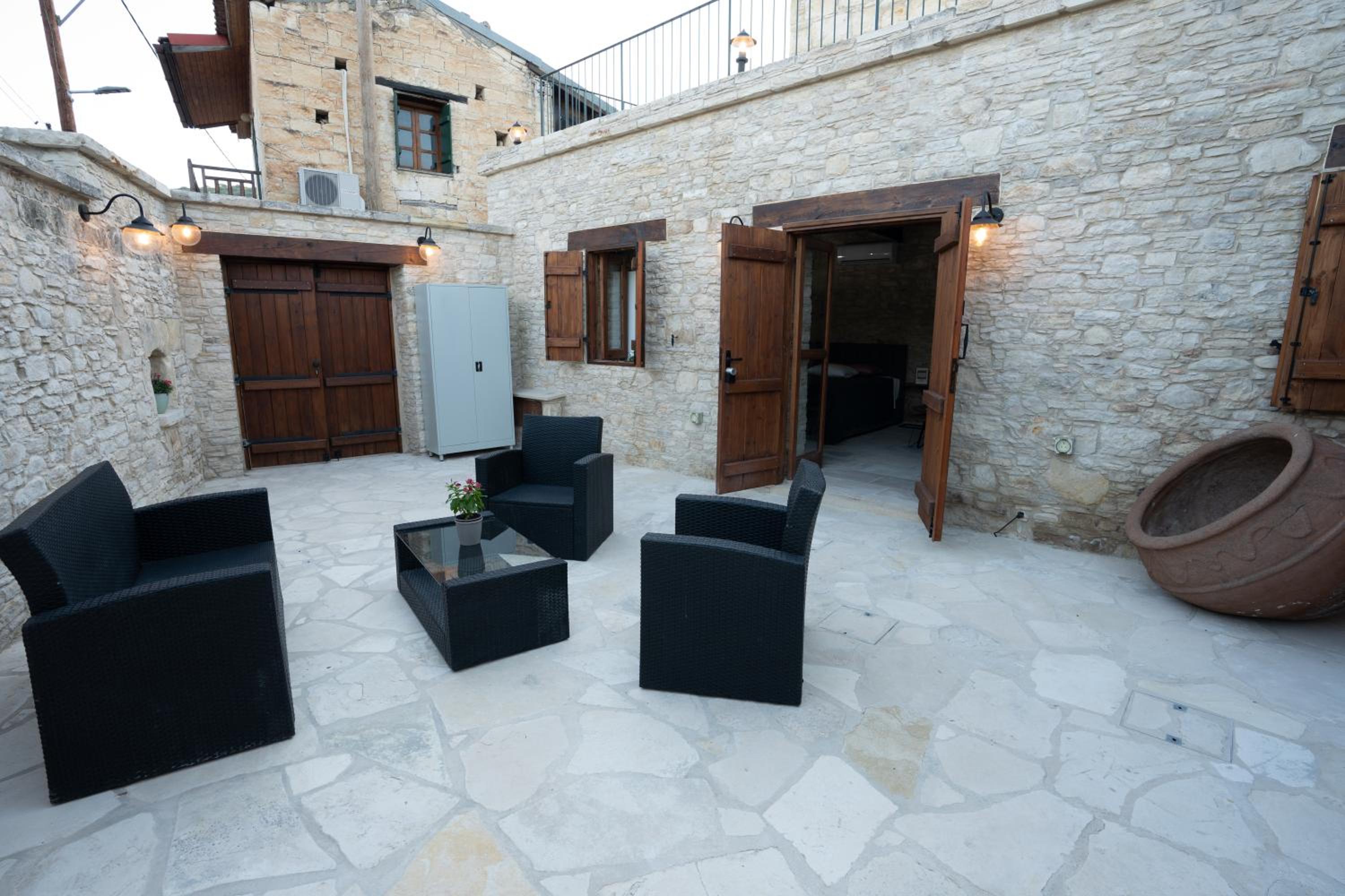 Eidyllio Luxury Suites Omodos