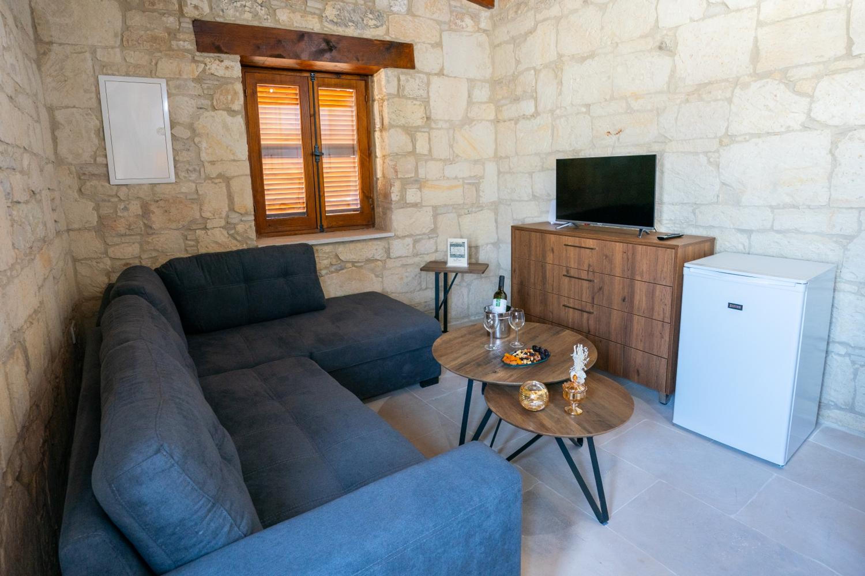 Eidyllio Luxury Suites Omodos