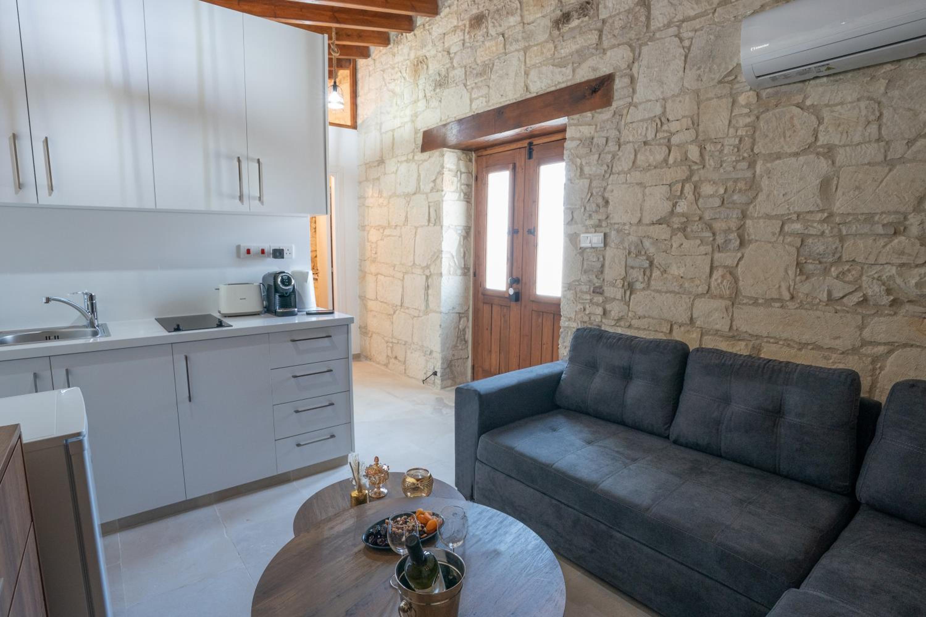 Eidyllio Luxury Suites Omodos