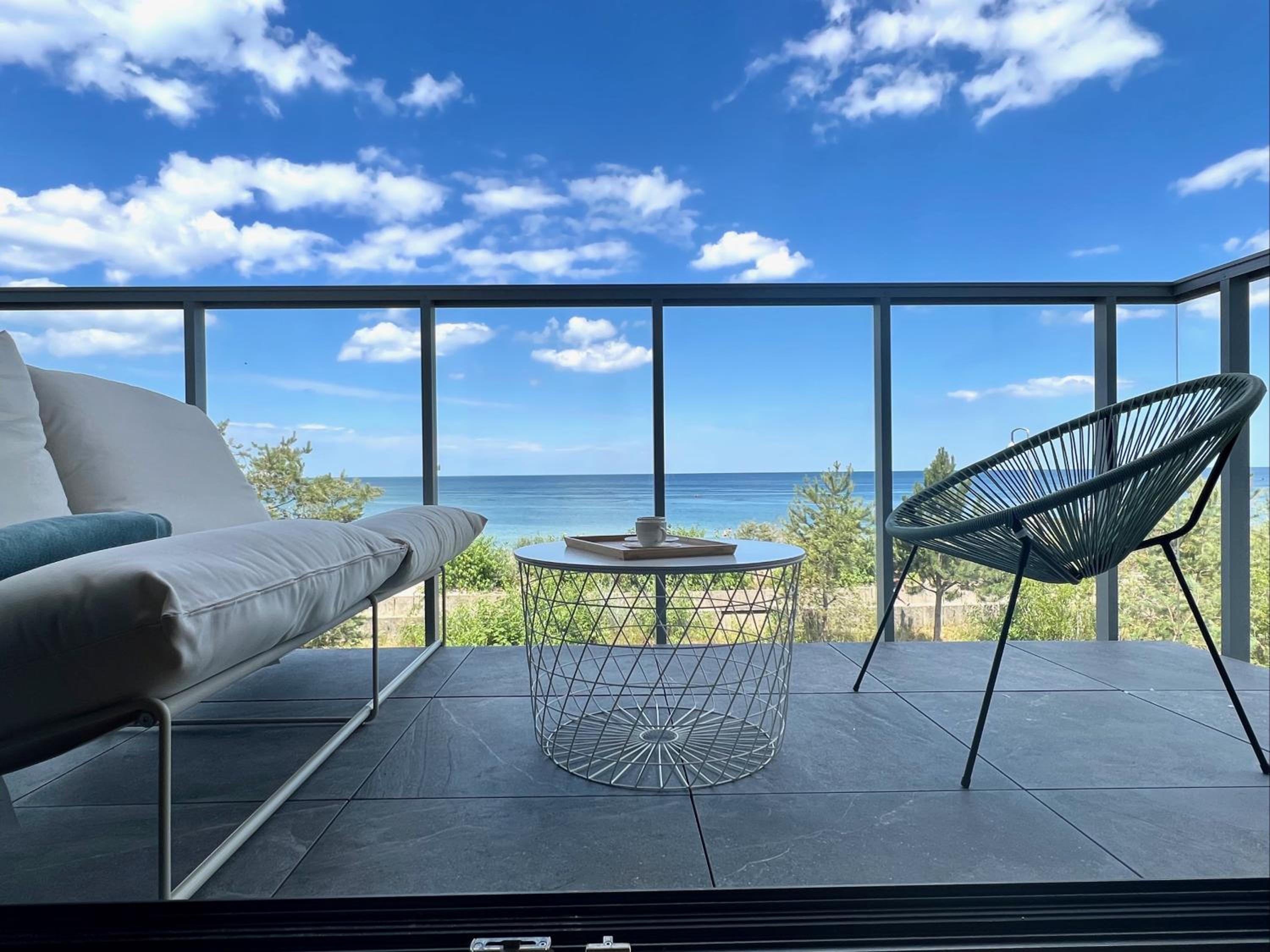 Tuż przy plaży - nowoczesny apartament z tarasem i pięknym widokiem na Bałtyk view 5