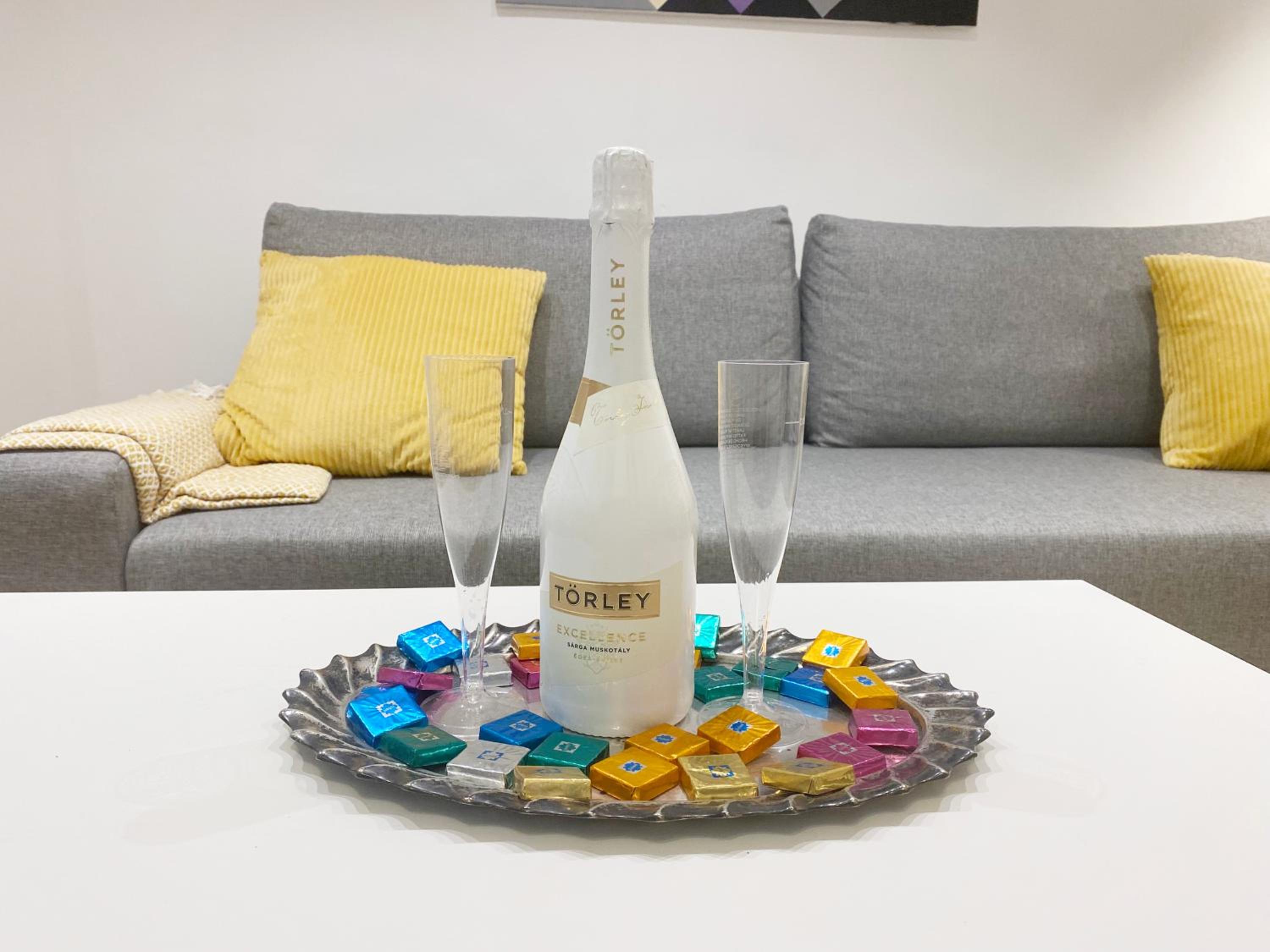 GOLDART Design apartment in the heart of Budapest view 4