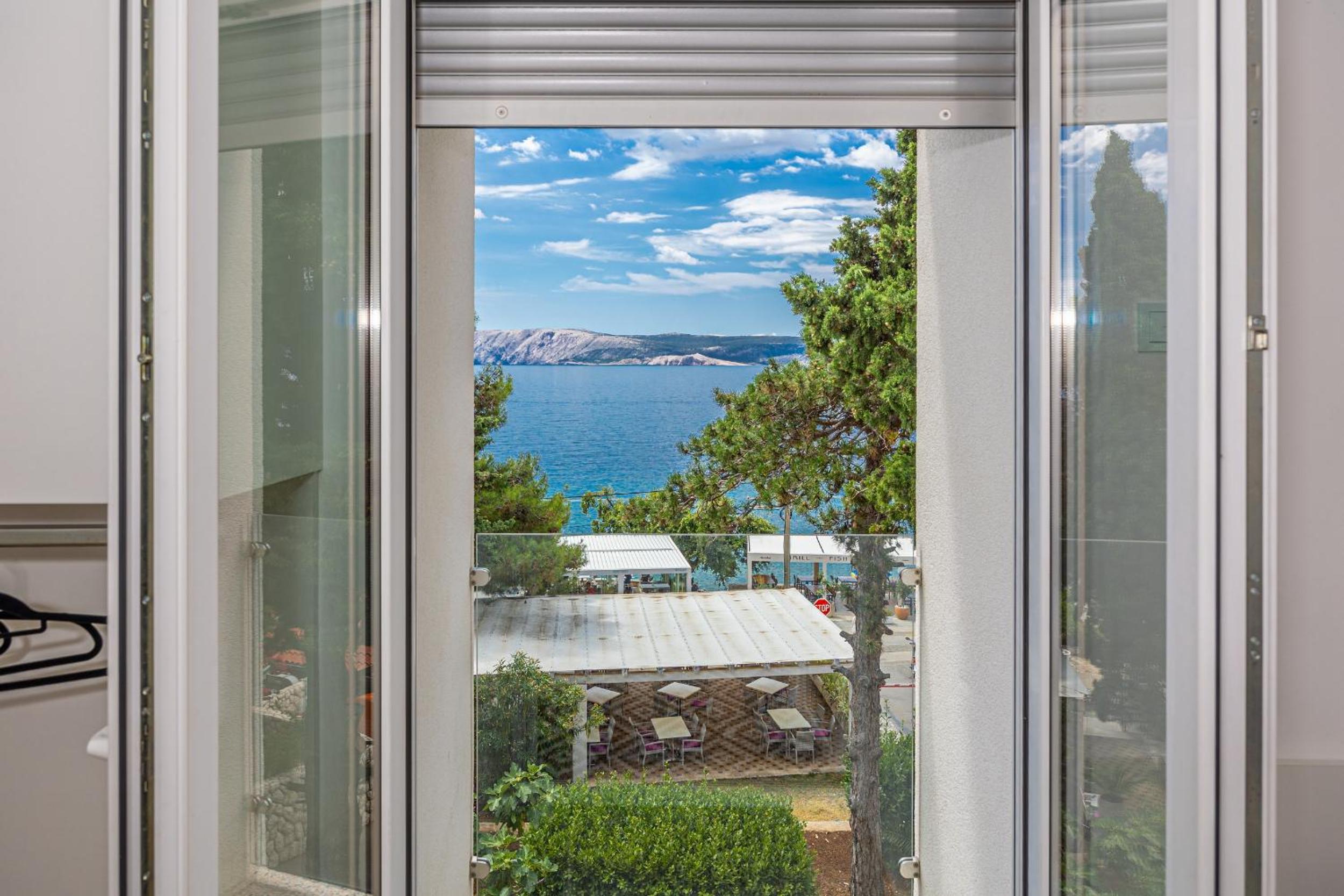 Sea La Vie Rooms view 5