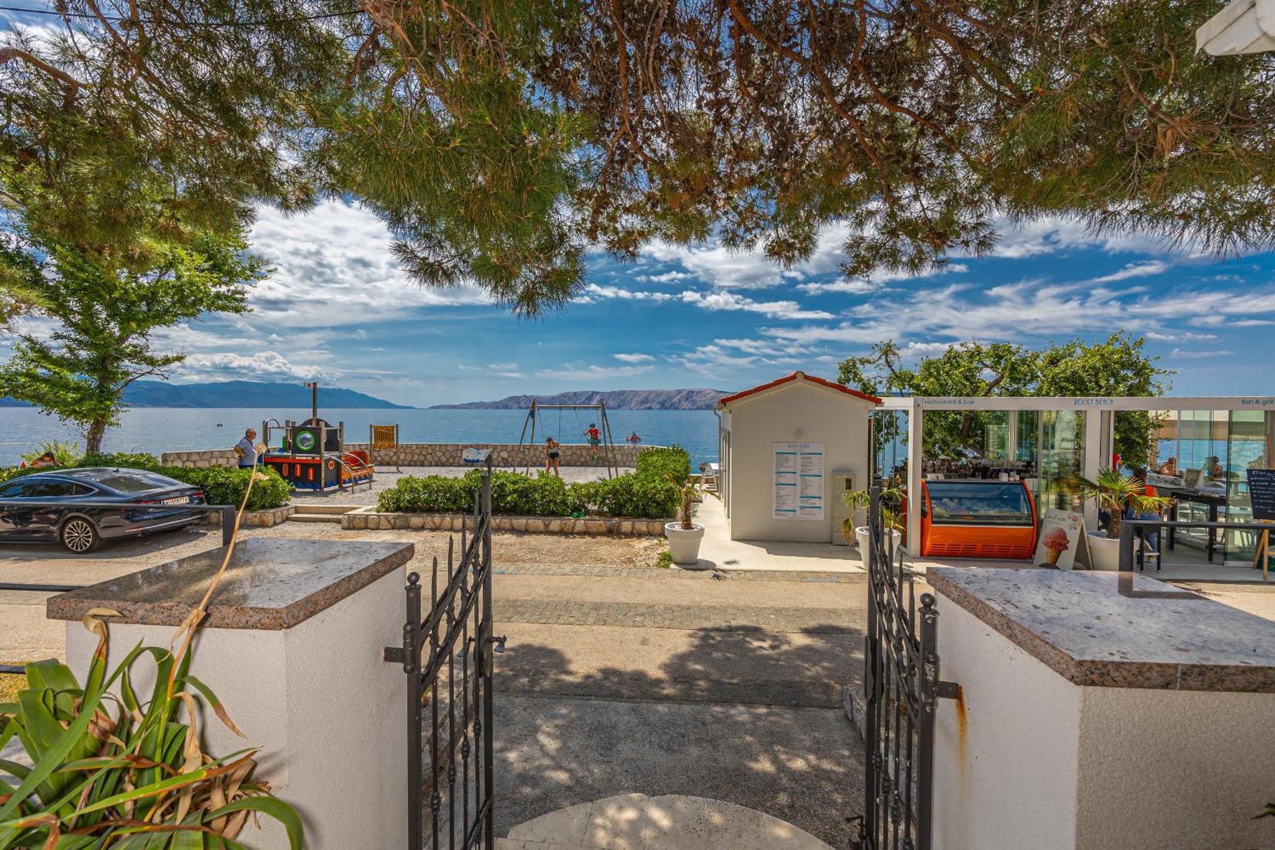 Sea La Vie Rooms view 2