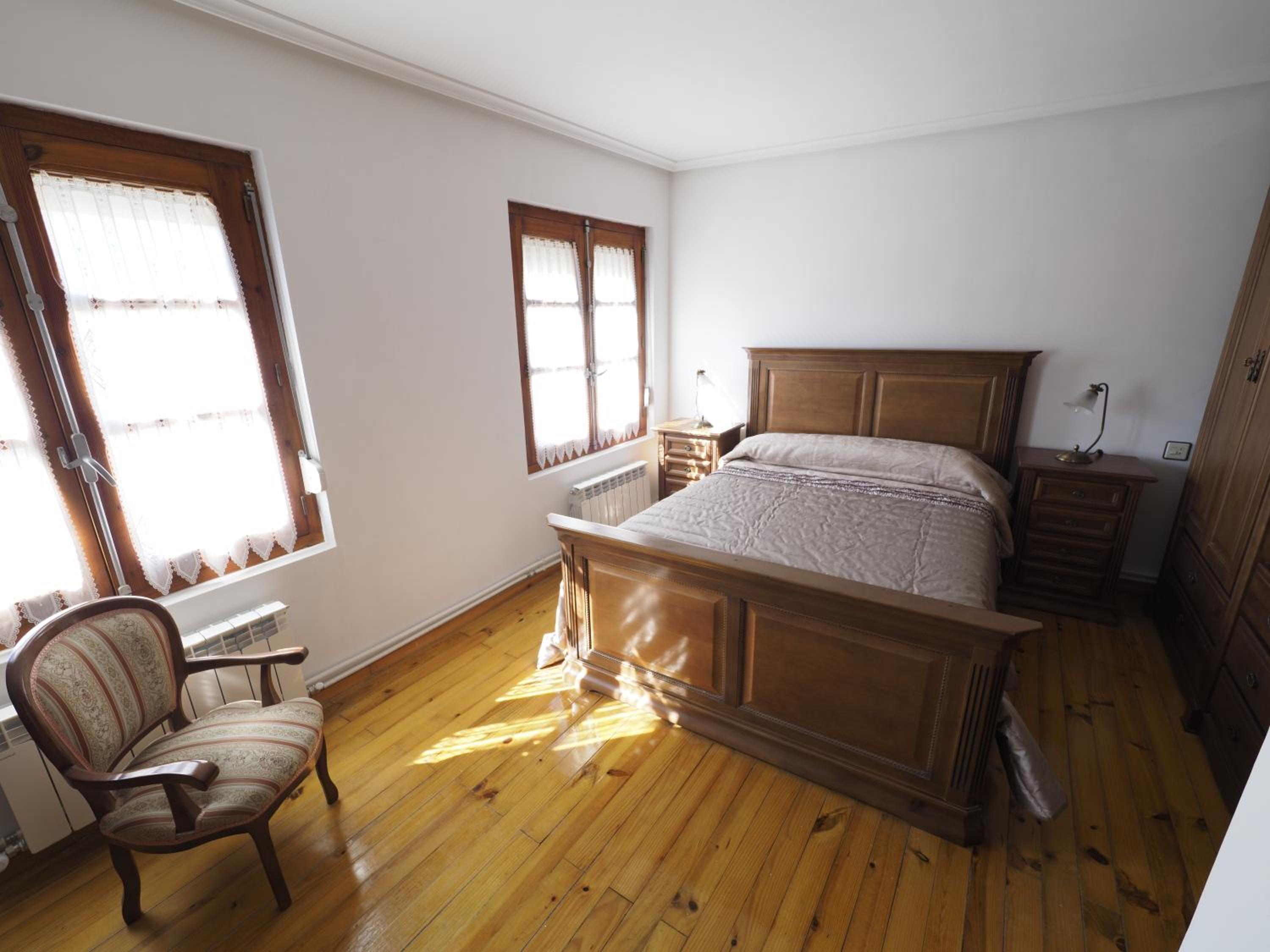 CASA PURI - ACOGEDORA CASA CON PARKING y PATIO INTERIOR photo 4
