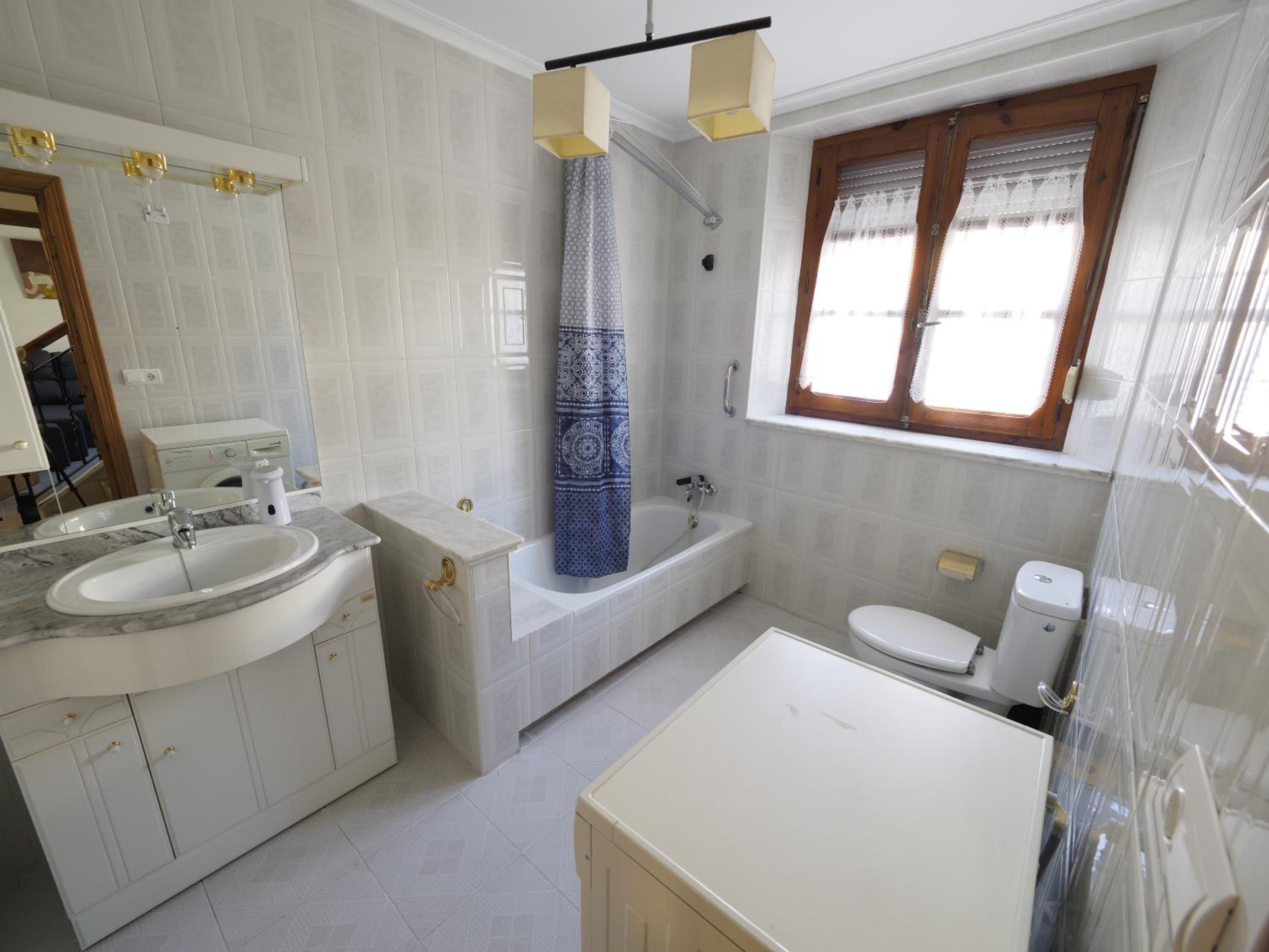 CASA PURI - ACOGEDORA CASA CON PARKING y PATIO INTERIOR